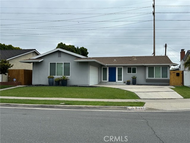 16832 Lucia LN