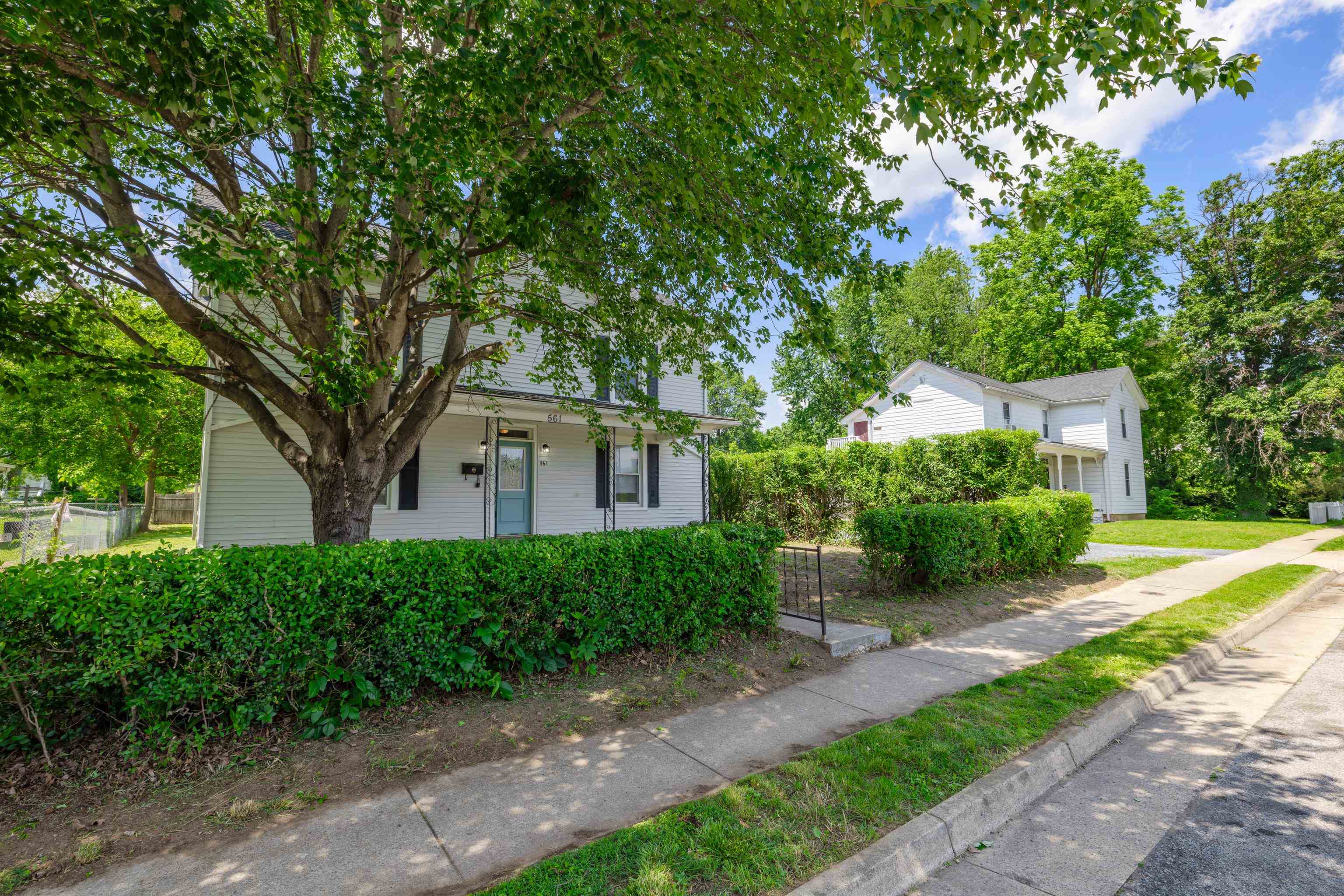 561 ARCH AVE