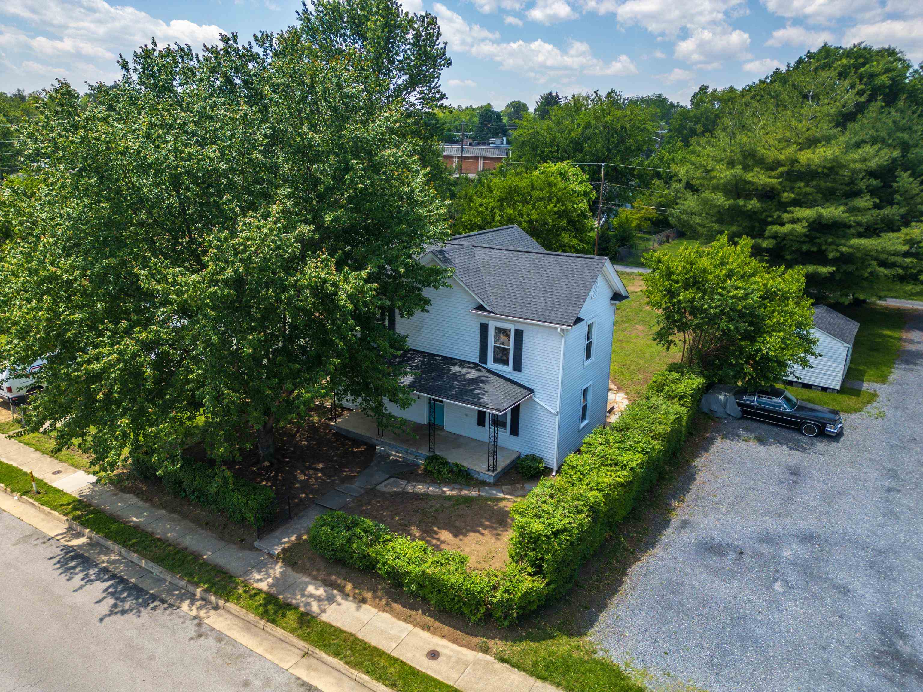 561 ARCH AVE