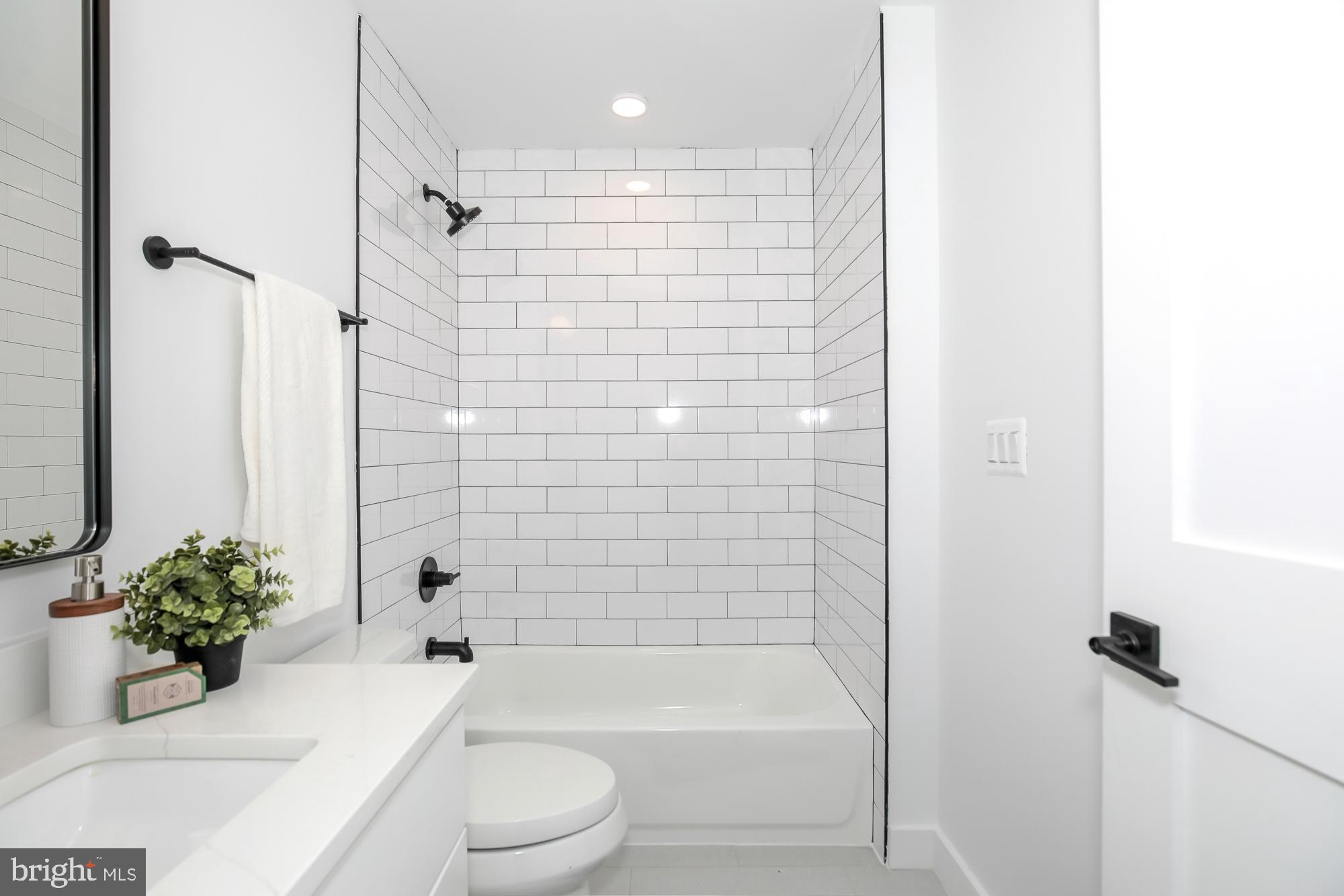 1009 Rhode Island AVENUE NE Unit: 7