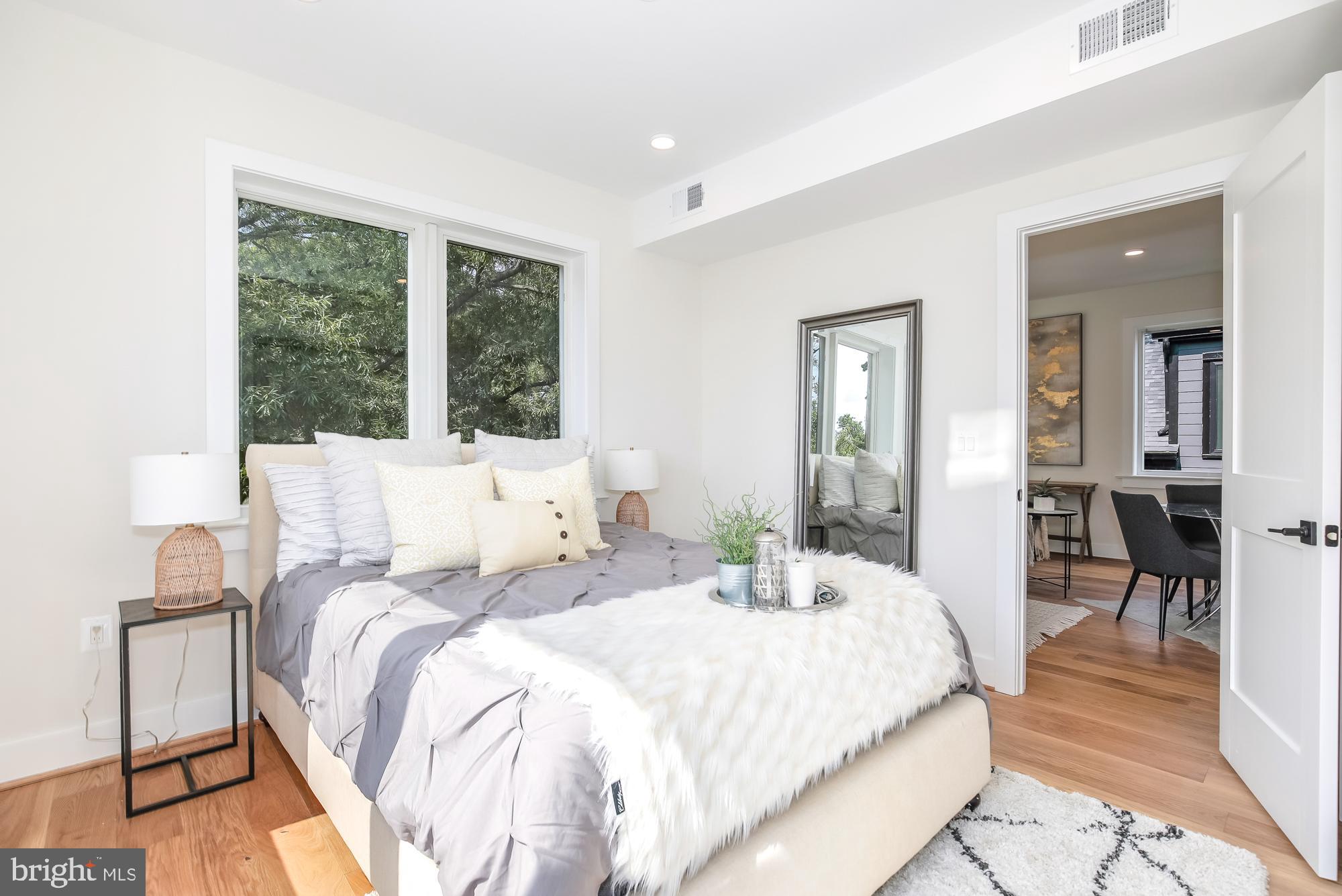 1009 Rhode Island AVENUE NE Unit: 7