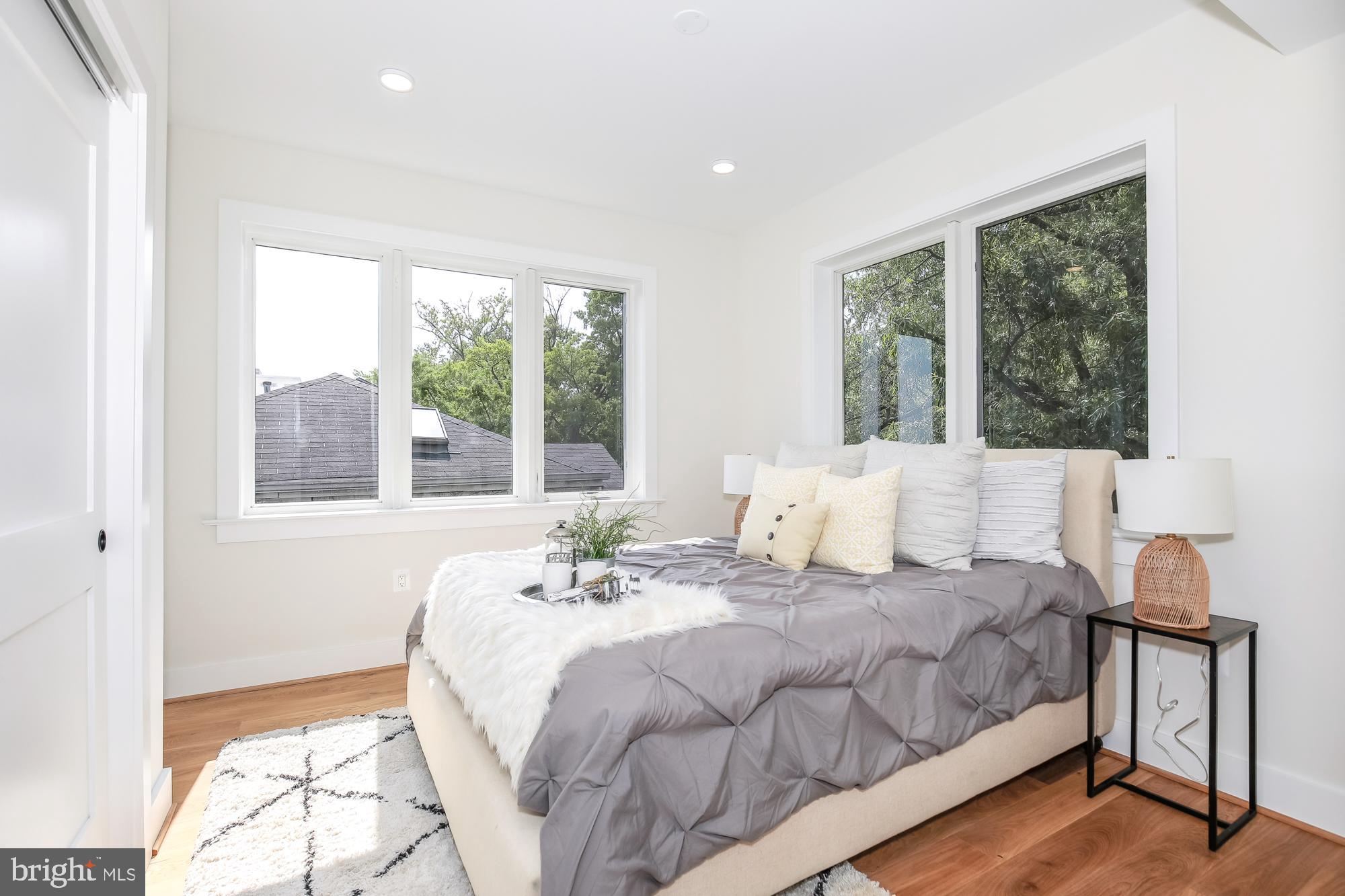 1009 Rhode Island AVENUE NE Unit: 7