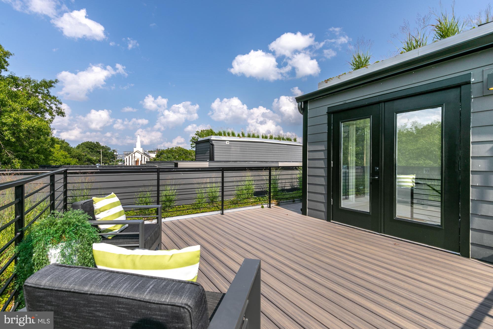 1009 Rhode Island AVENUE NE Unit: 7