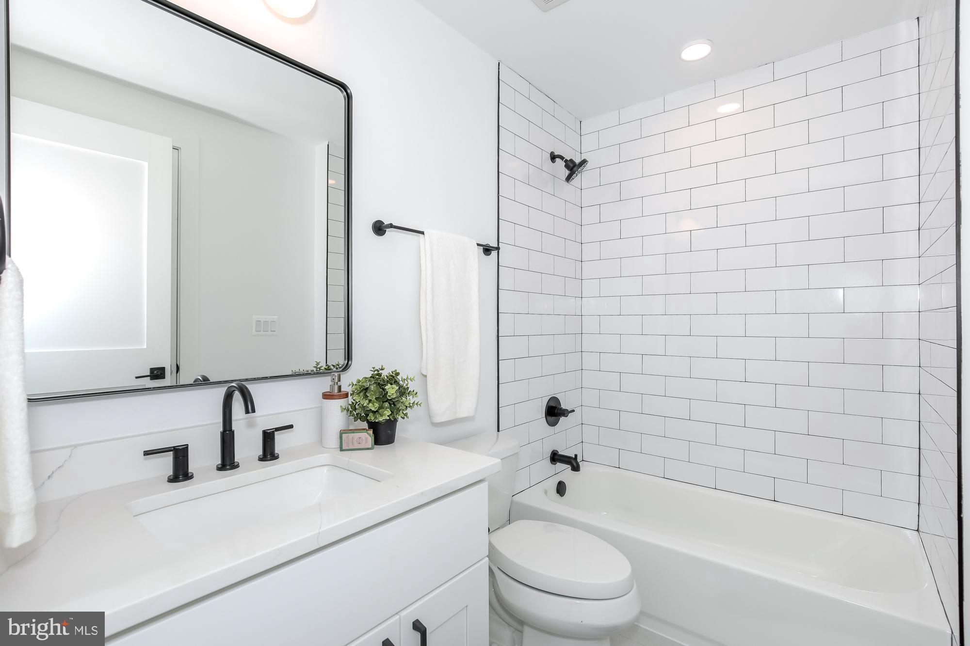 1009 Rhode Island AVENUE NE Unit: 7
