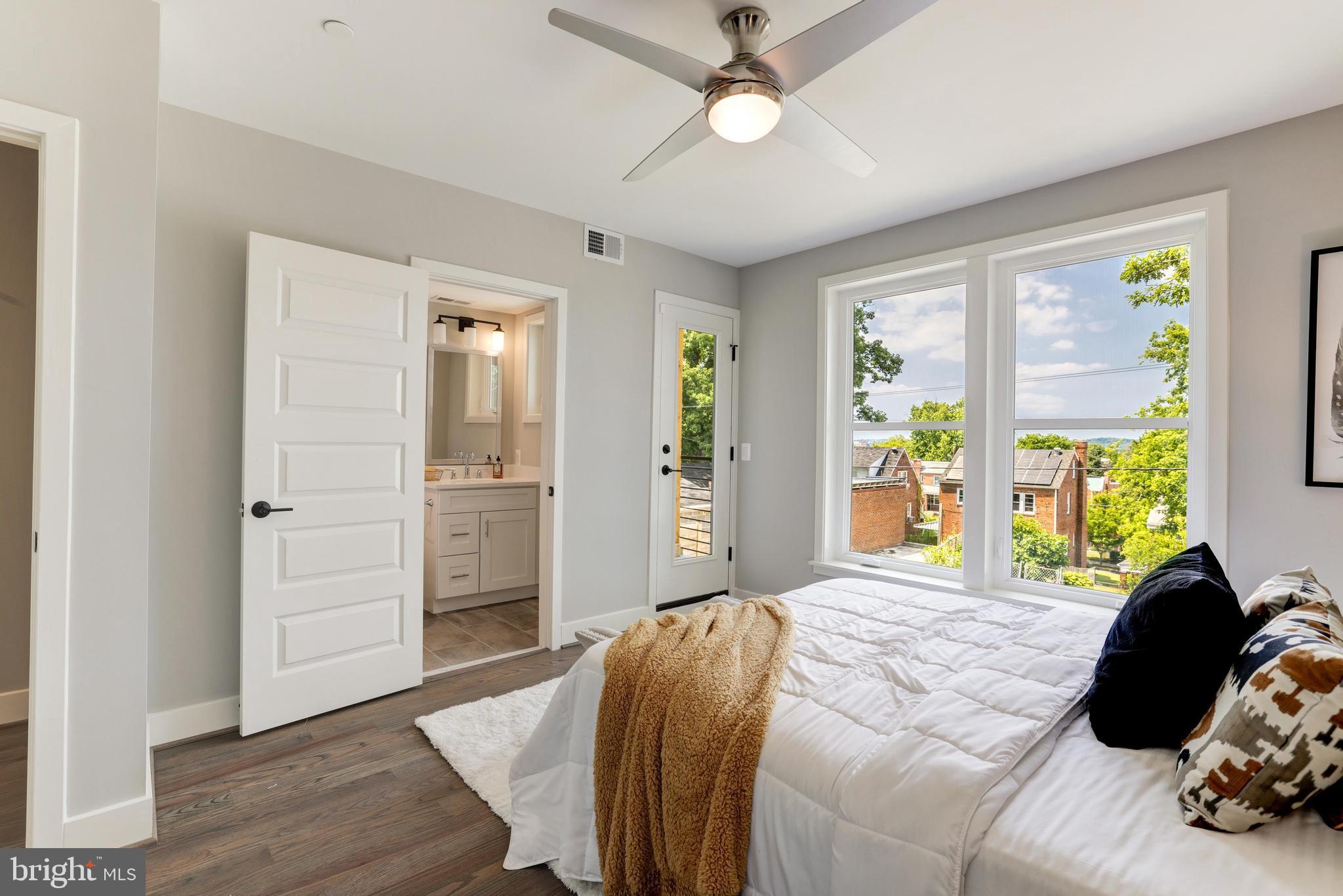 2916 P STREET SE Unit: VILLA-2