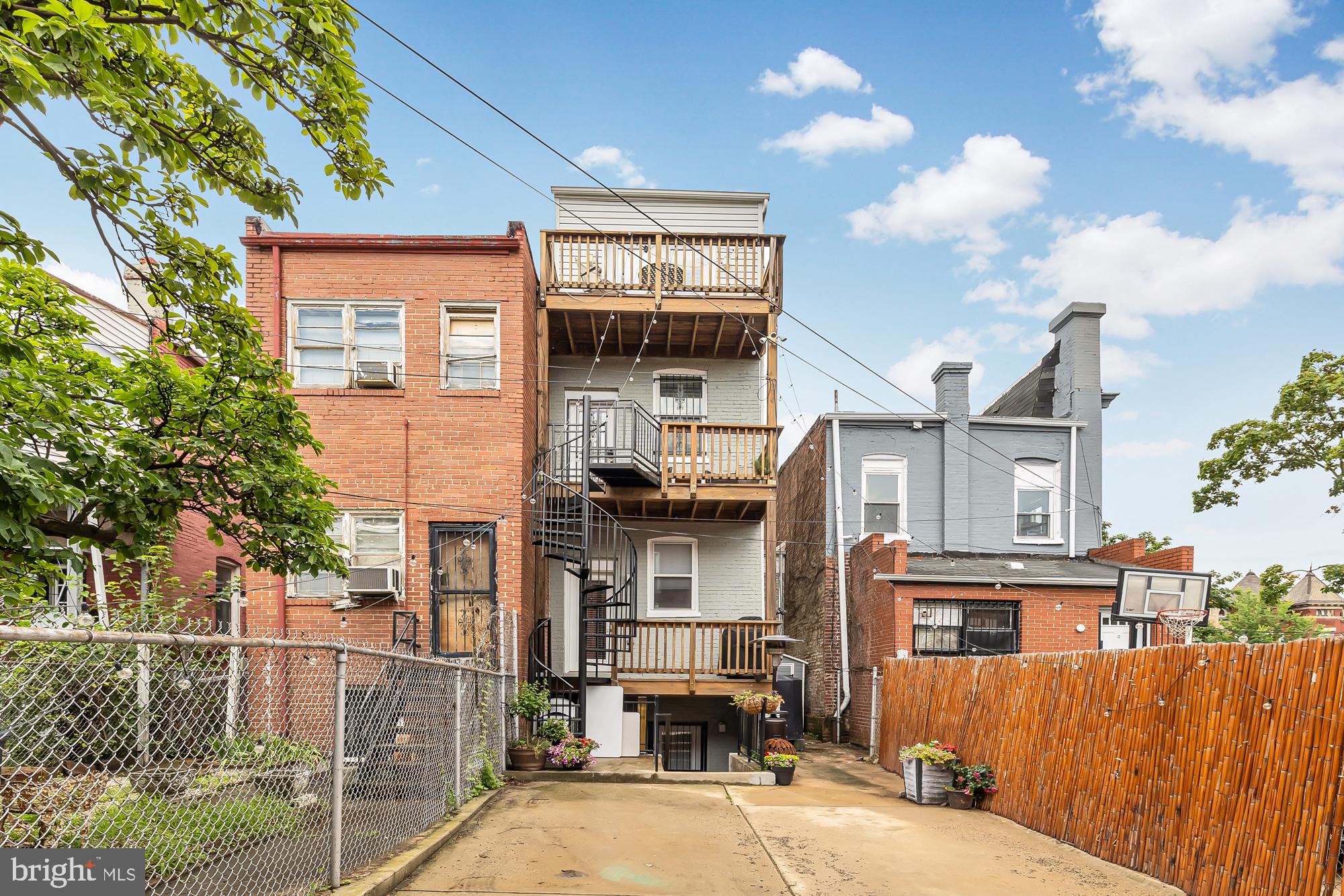 1722 1ST STREET NW Unit: 1