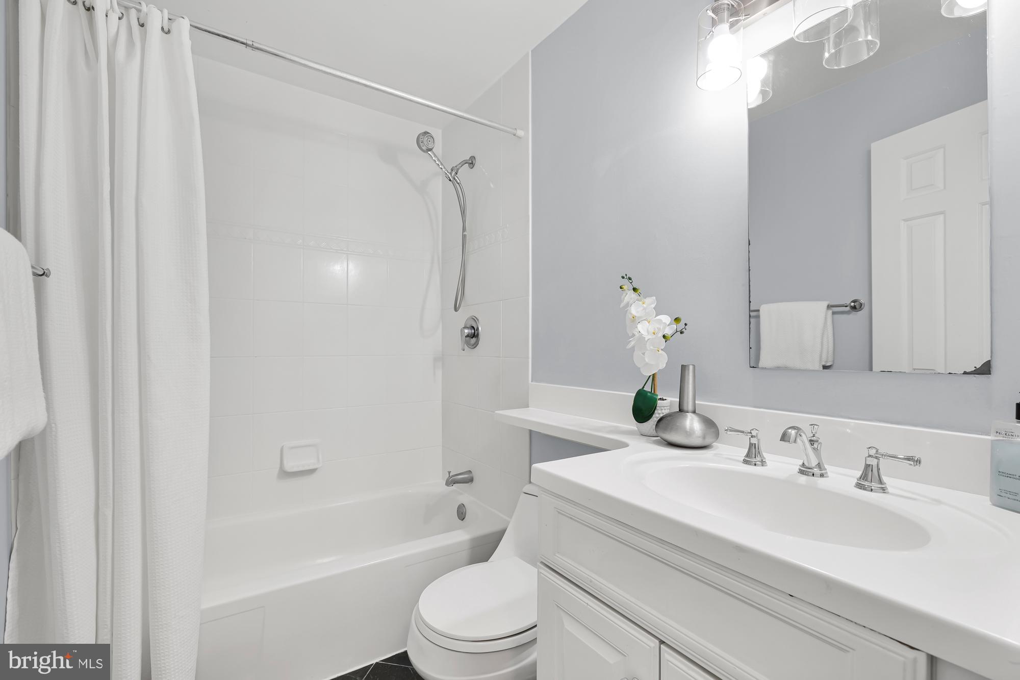 1833 California Street NW Unit: 303