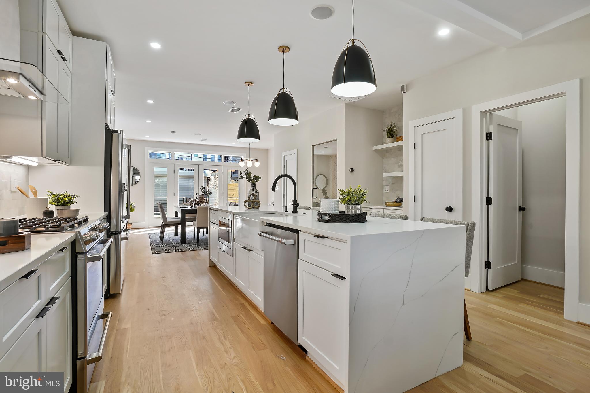 1220 Quincy St NW