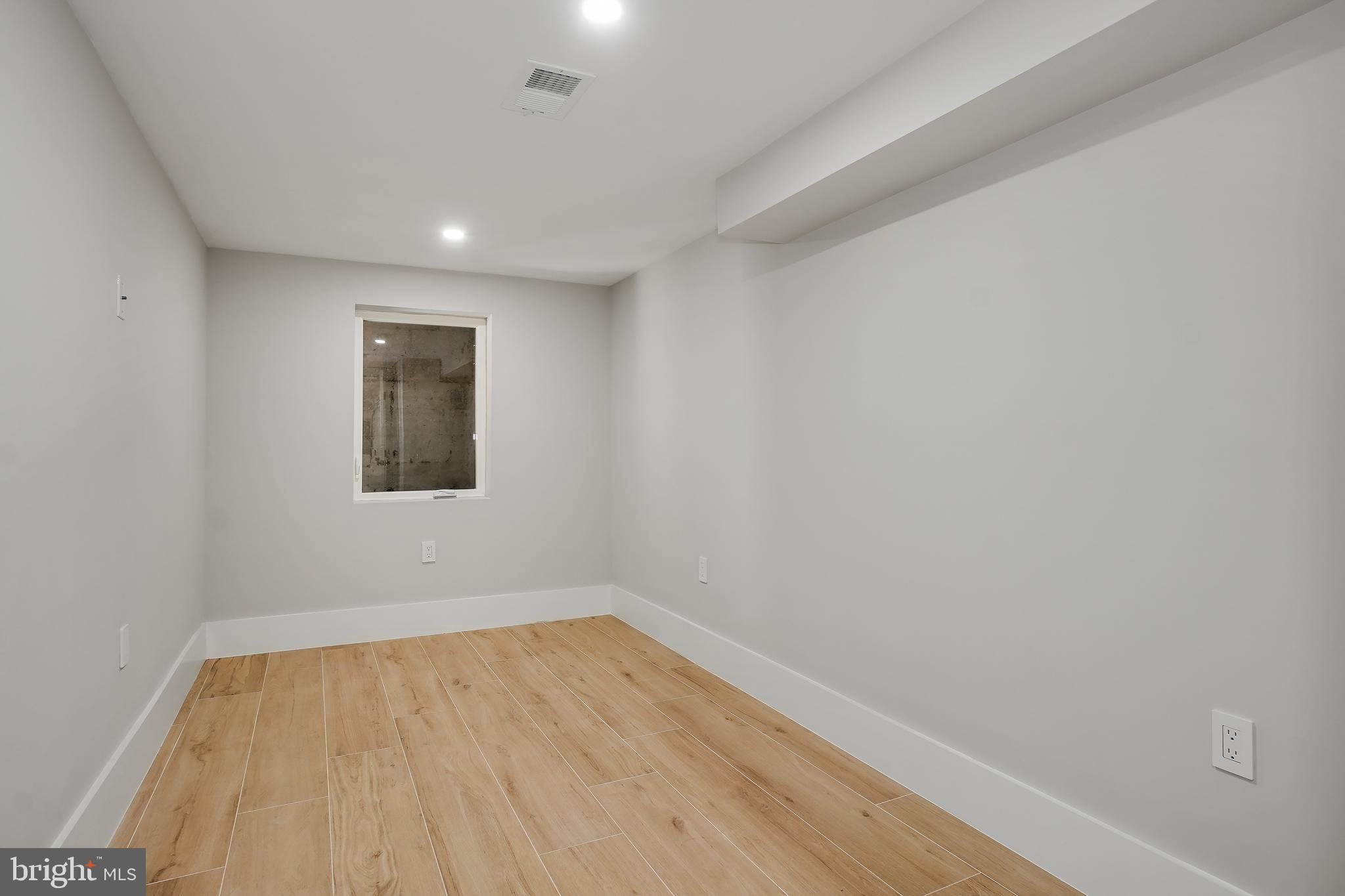 1220 Quincy St NW