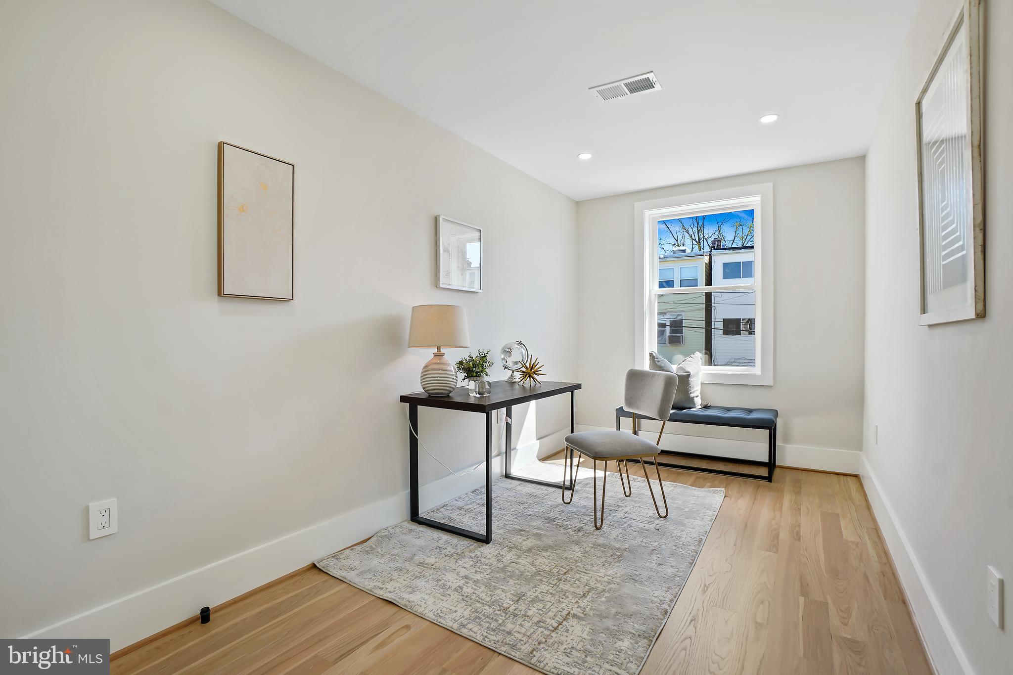 1220 Quincy St NW