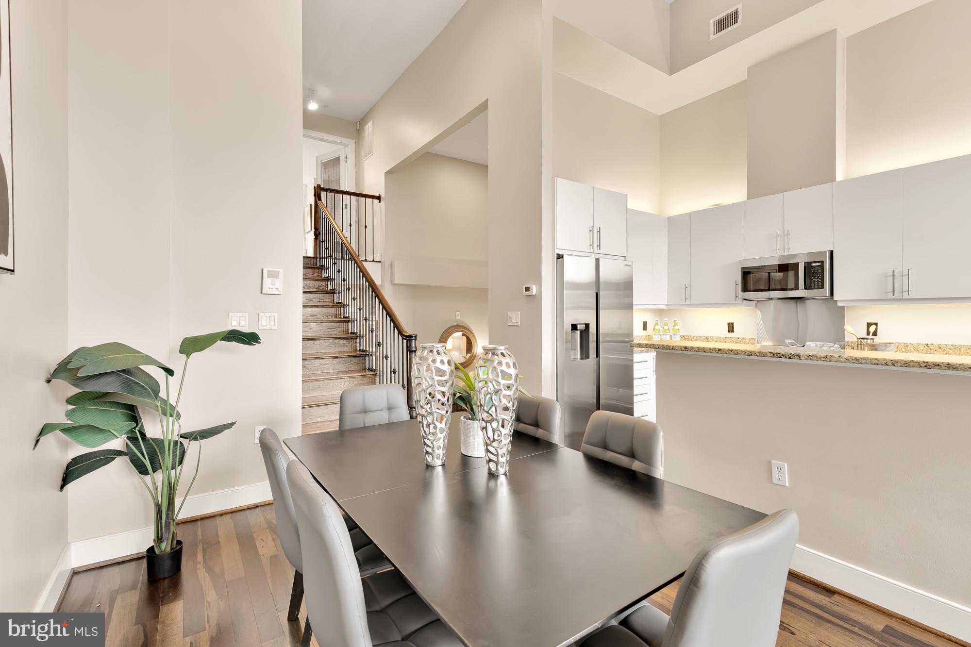 1332 Belmont St NW #101