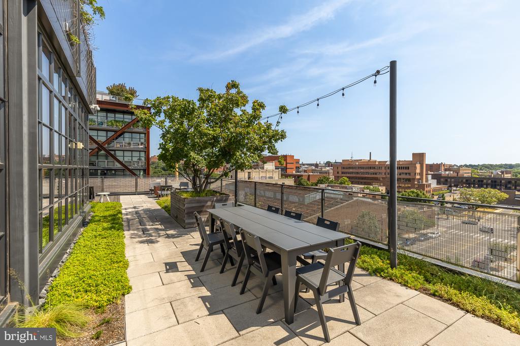 2030 8TH ST NW #402