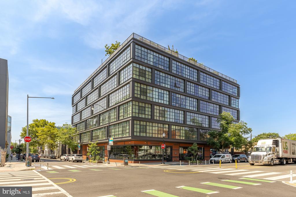 2030 8TH ST NW #402