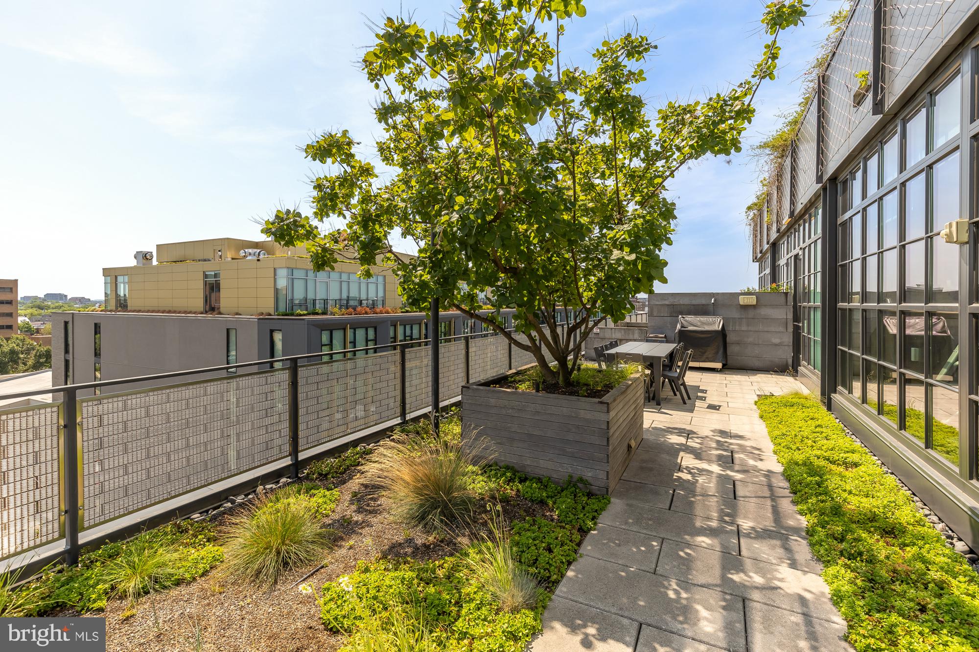 2030 8TH ST NW #402