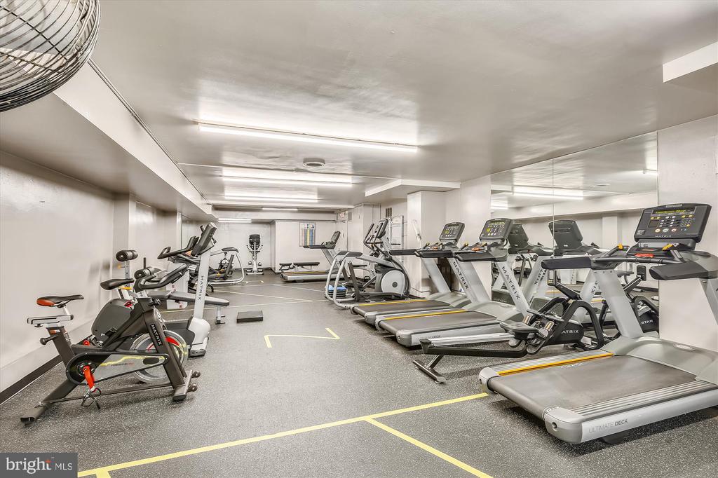 2939 van Ness St NW #1041
