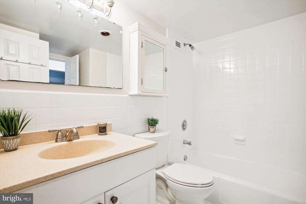 2939 van Ness St NW #1041