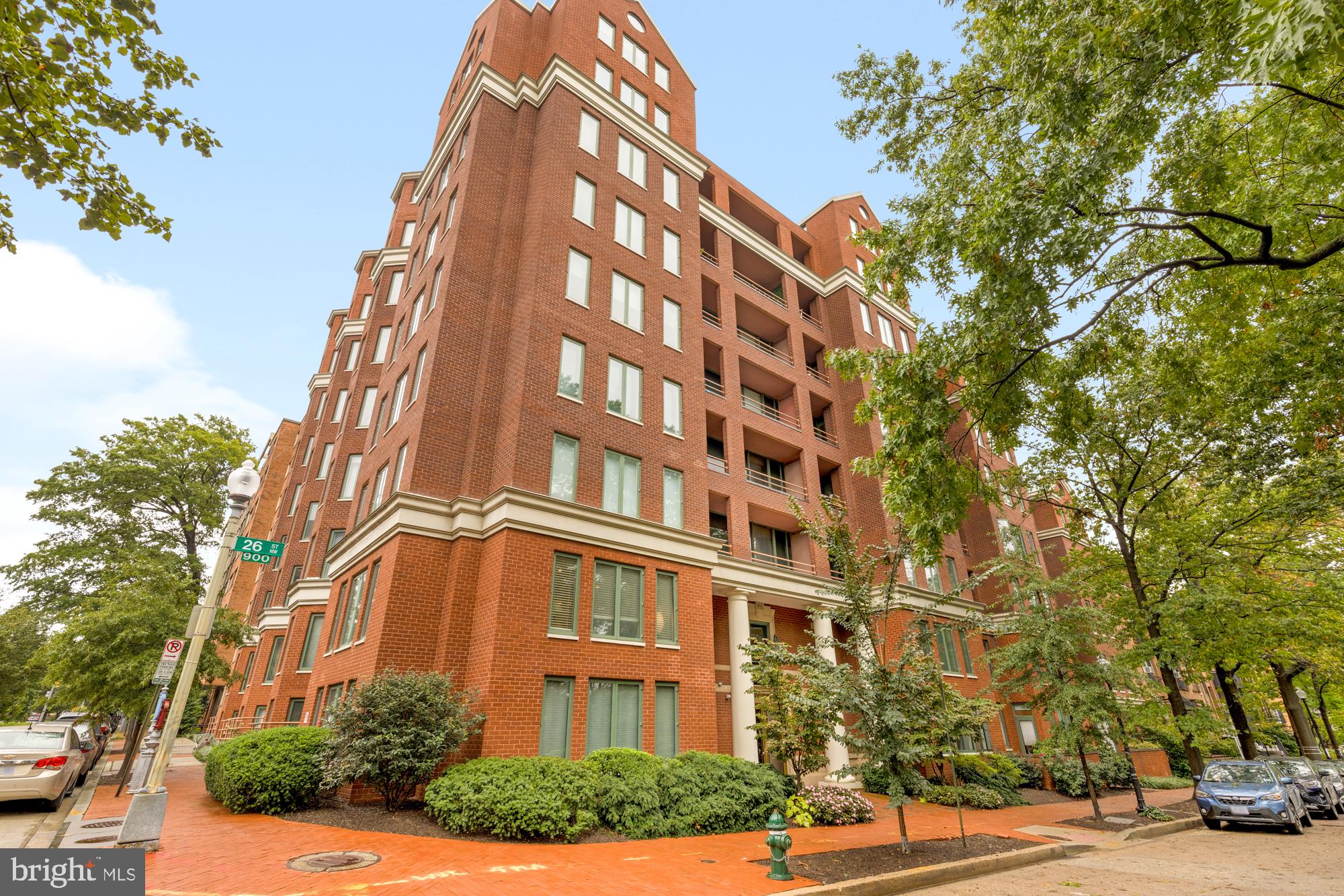 955 26th St NW #412