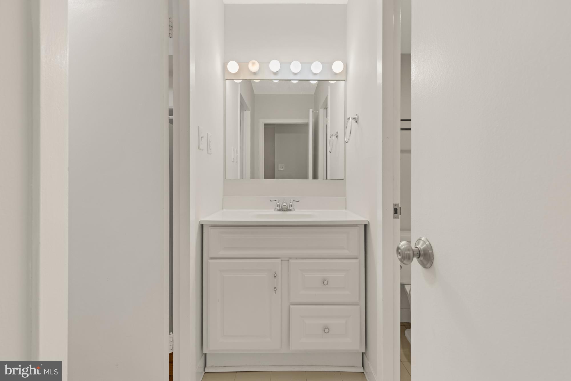 2201 L St NW #418