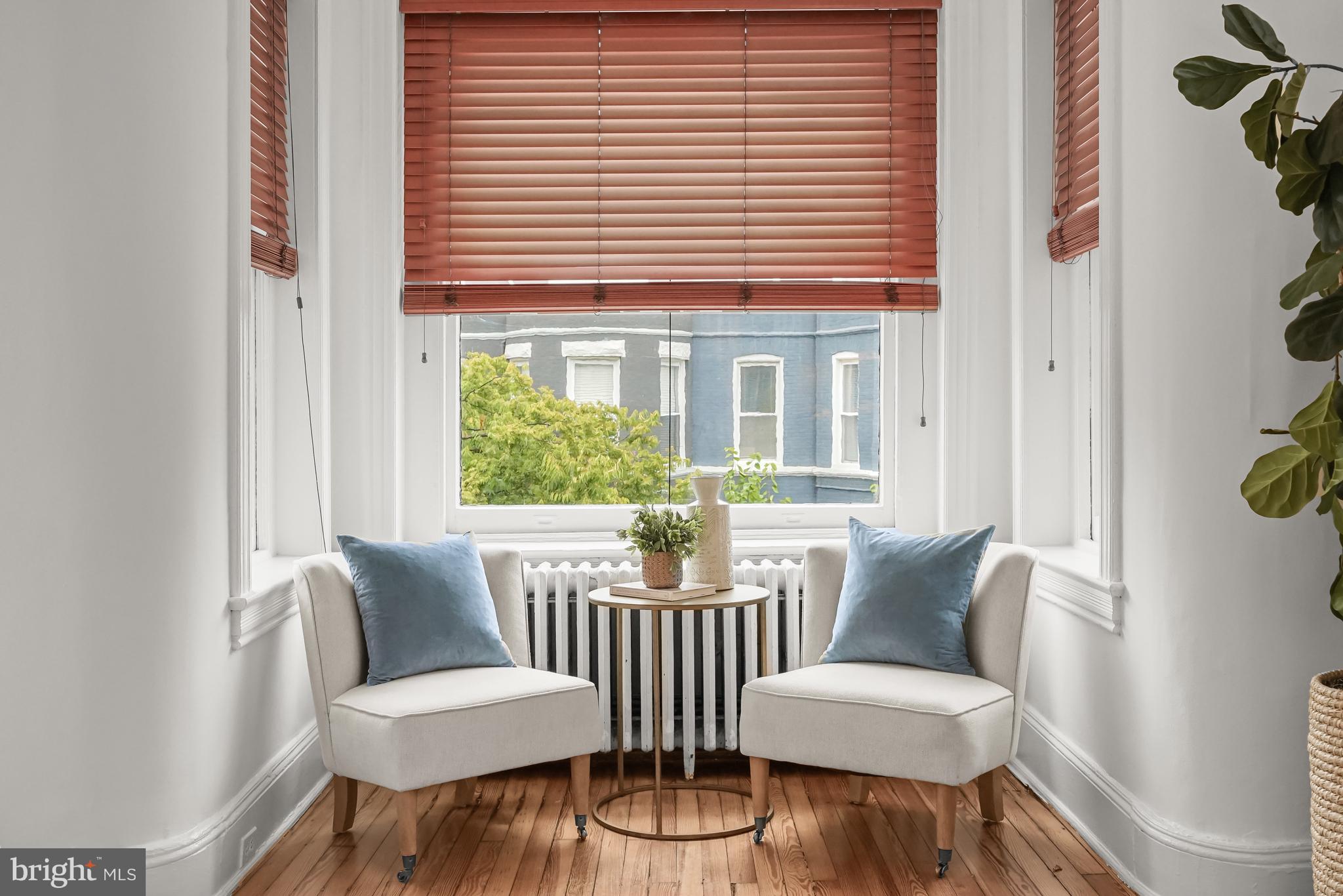 934 Westminster St NW