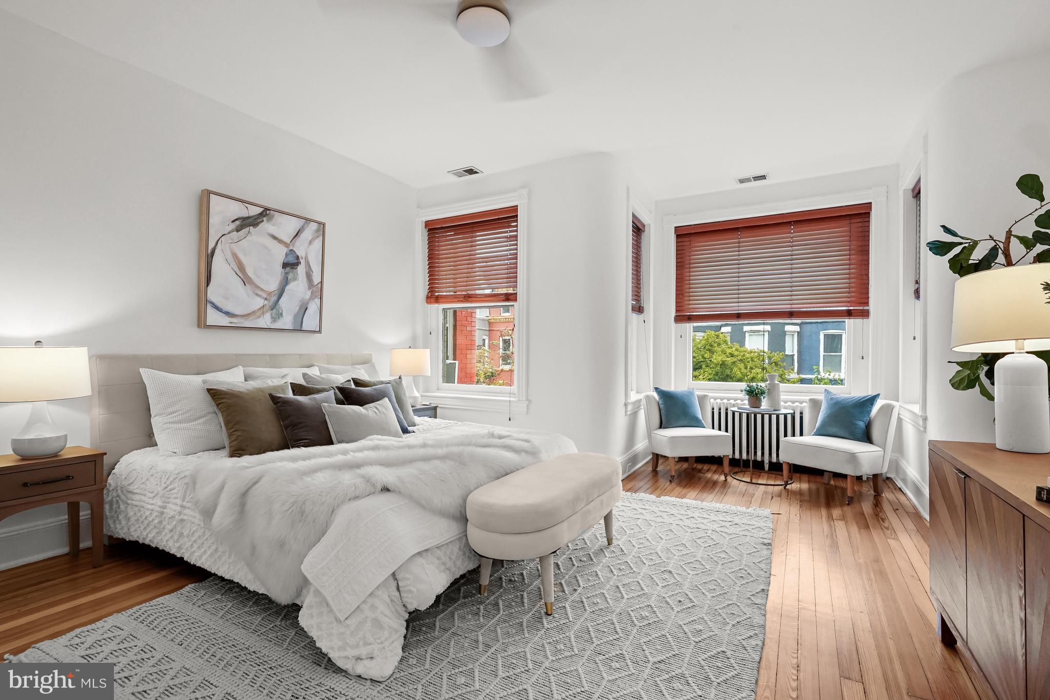 934 Westminster St NW