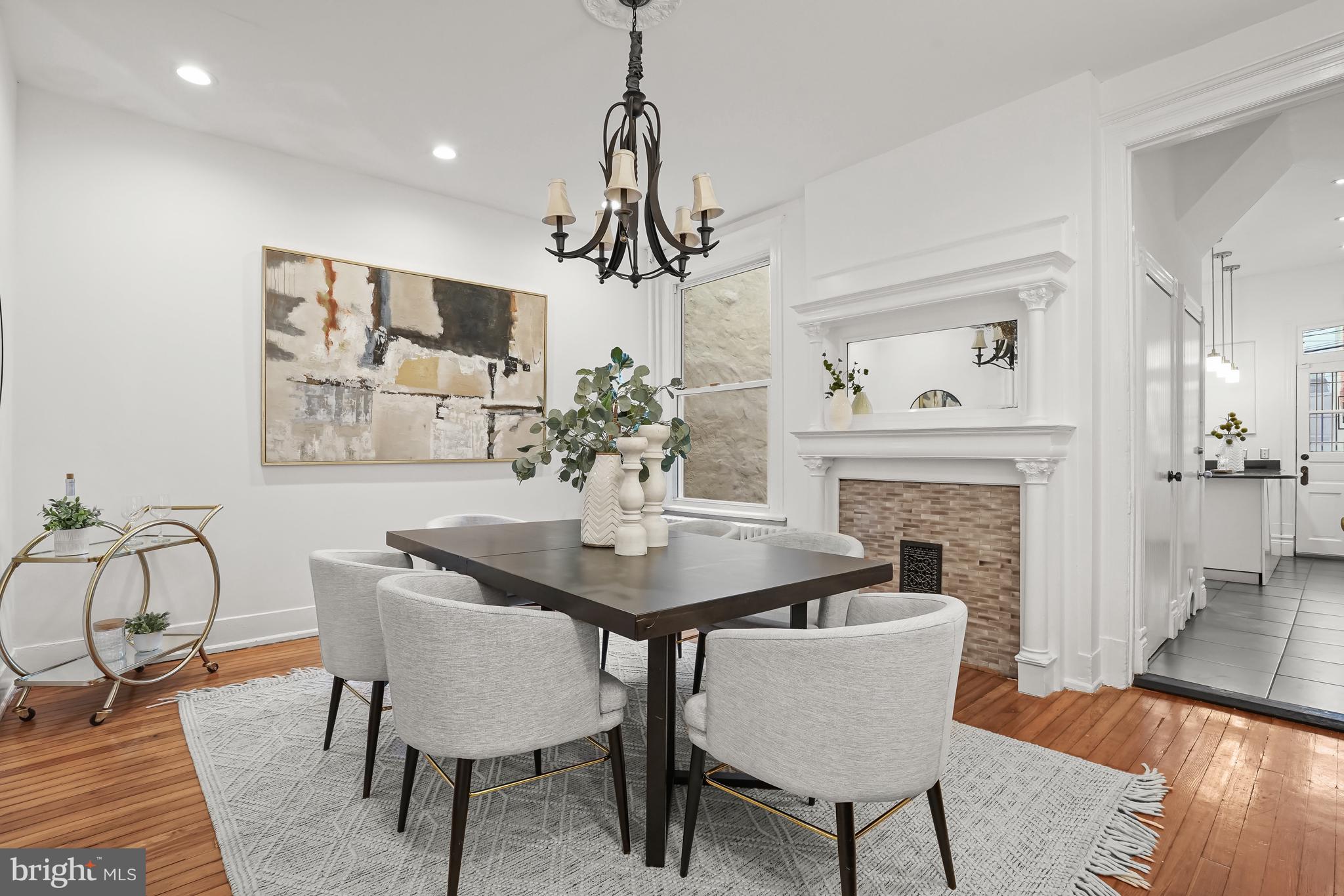 934 Westminster St NW