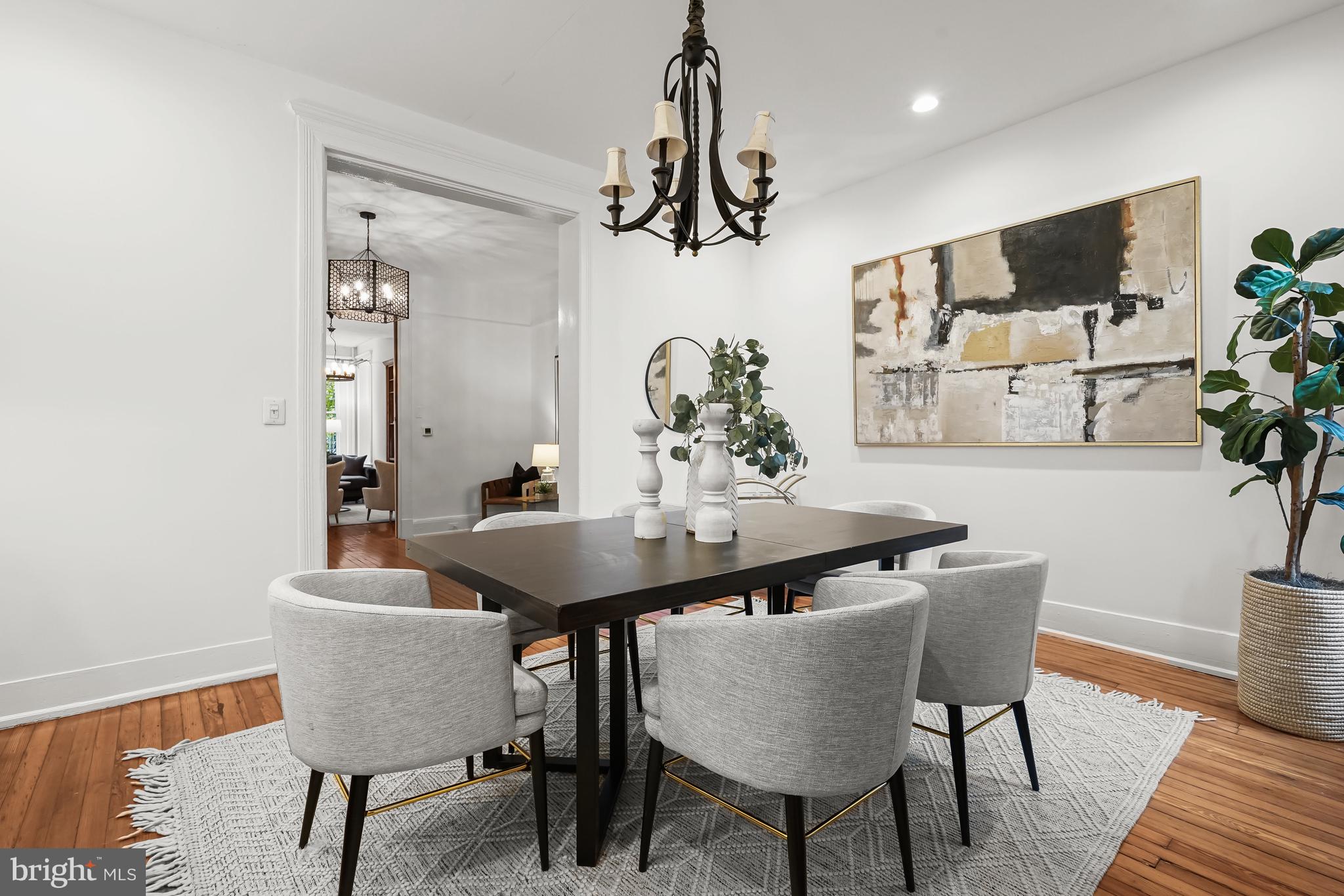 934 Westminster St NW