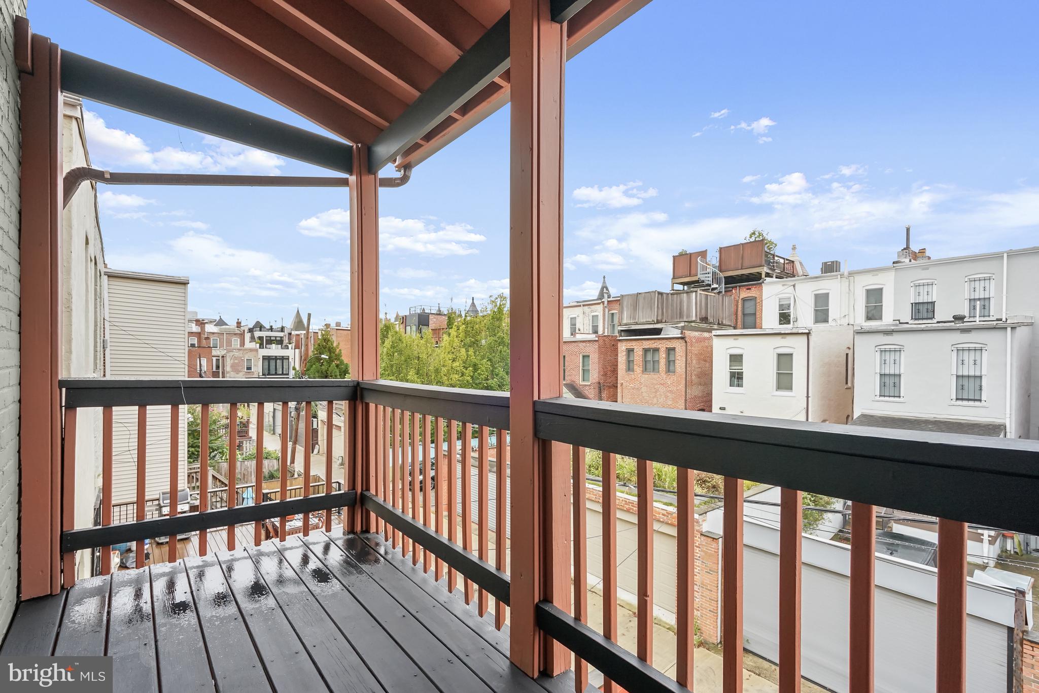 934 Westminster St NW