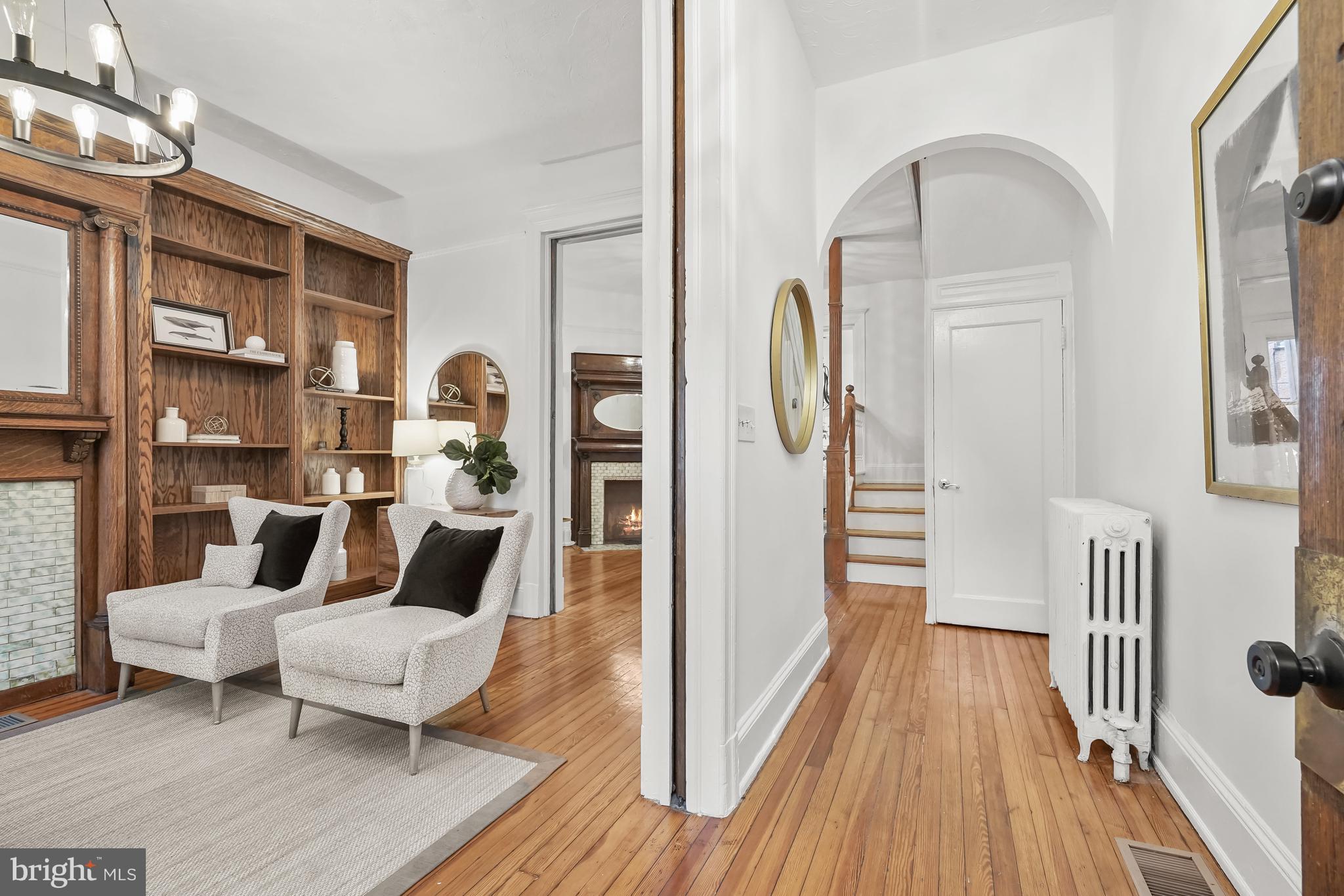 934 Westminster St NW