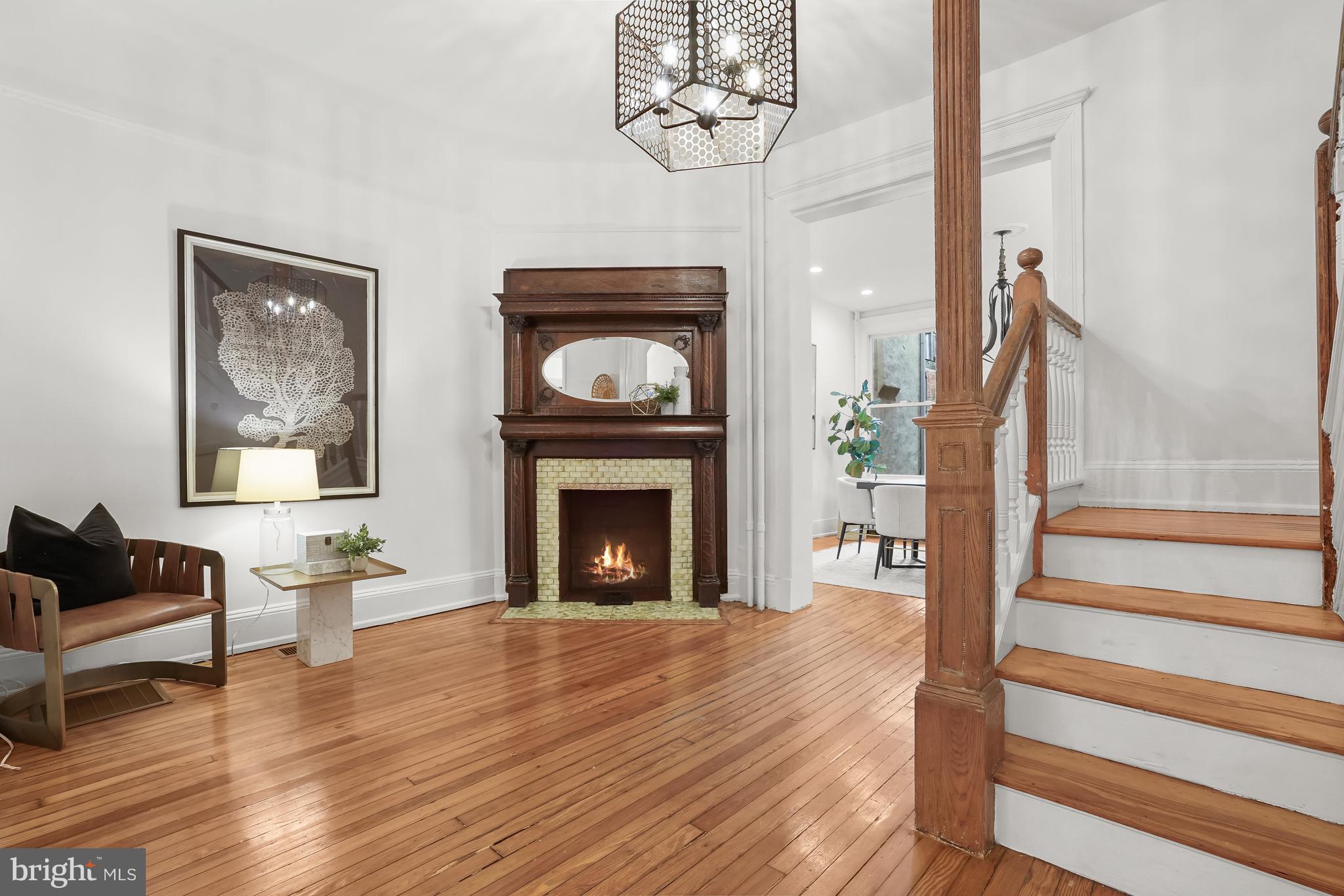 934 Westminster St NW