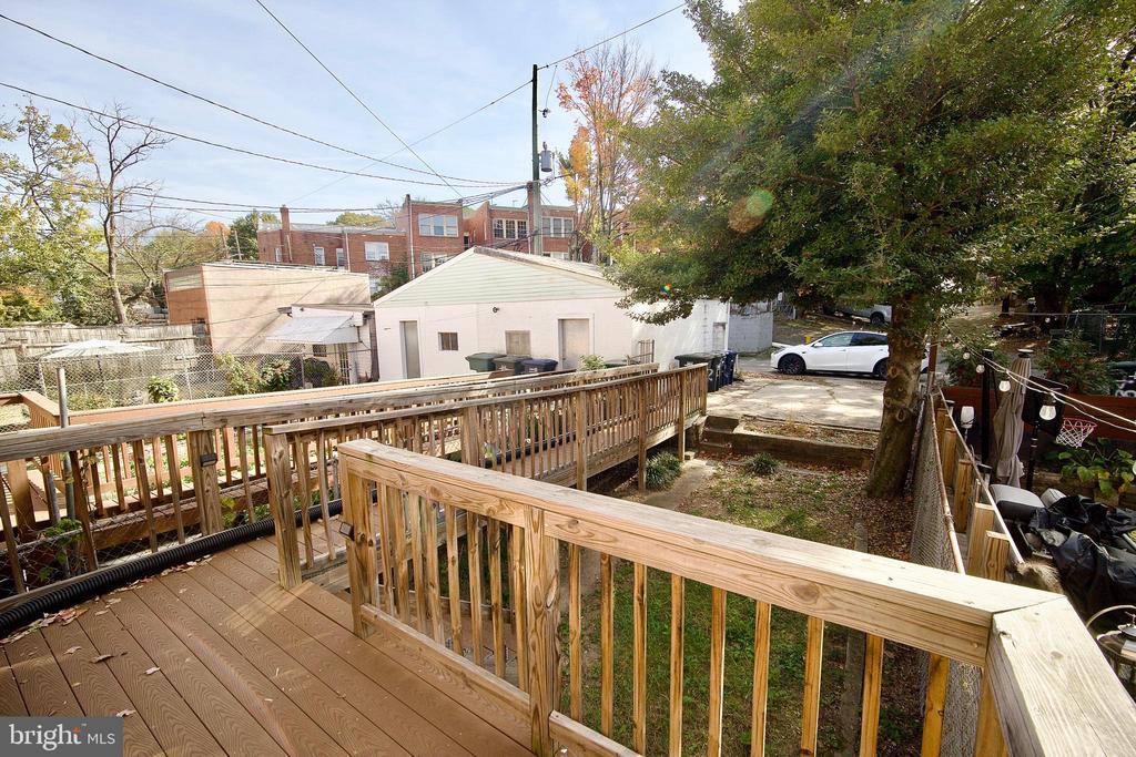 232 Emerson St NW