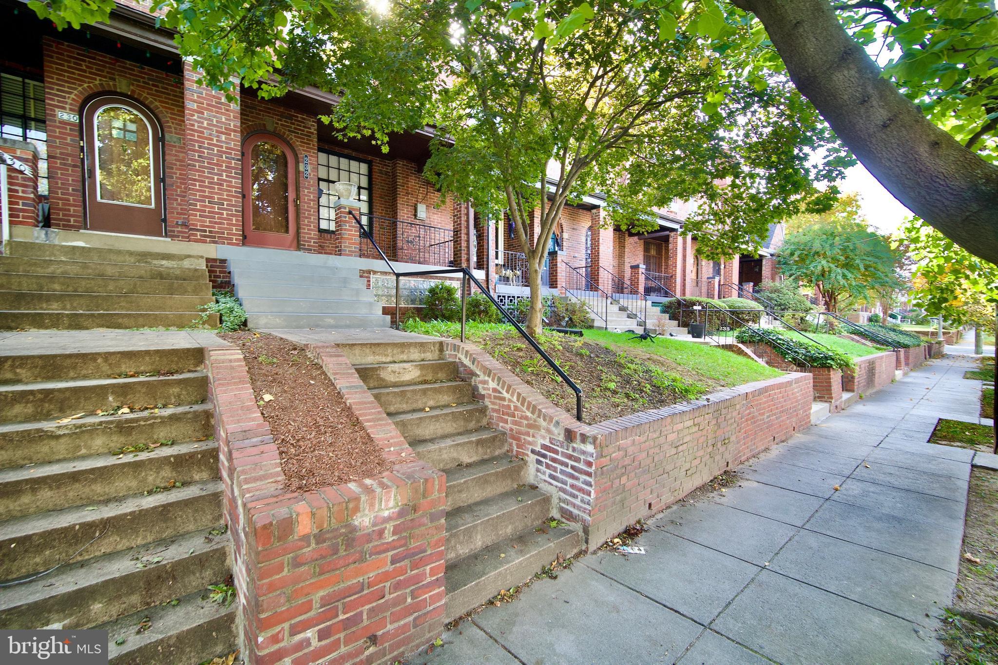 232 Emerson St NW