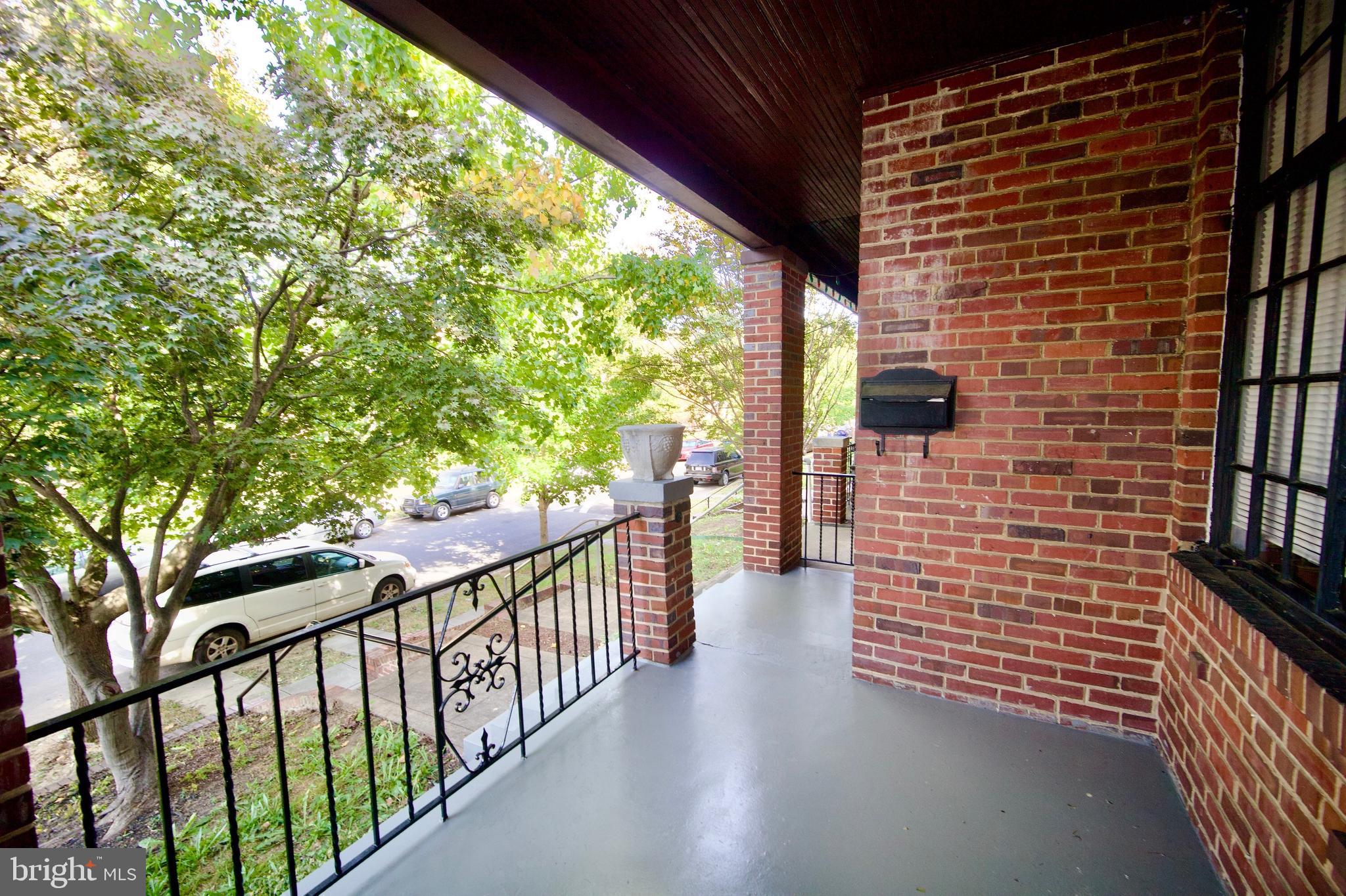 232 Emerson St NW