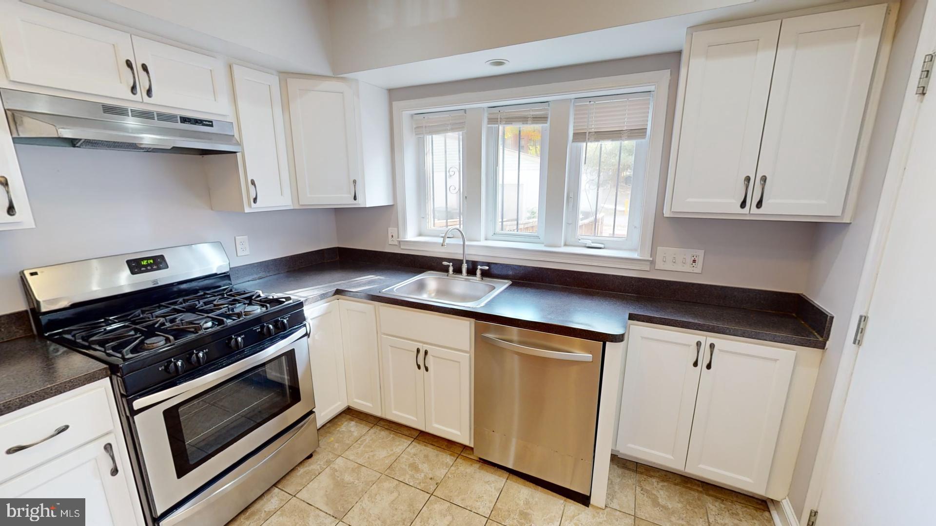232 Emerson St NW