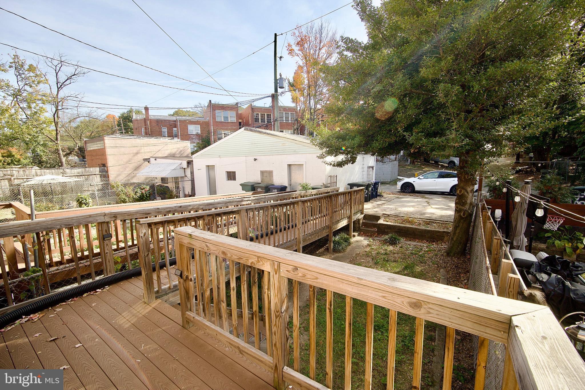 232 Emerson St NW