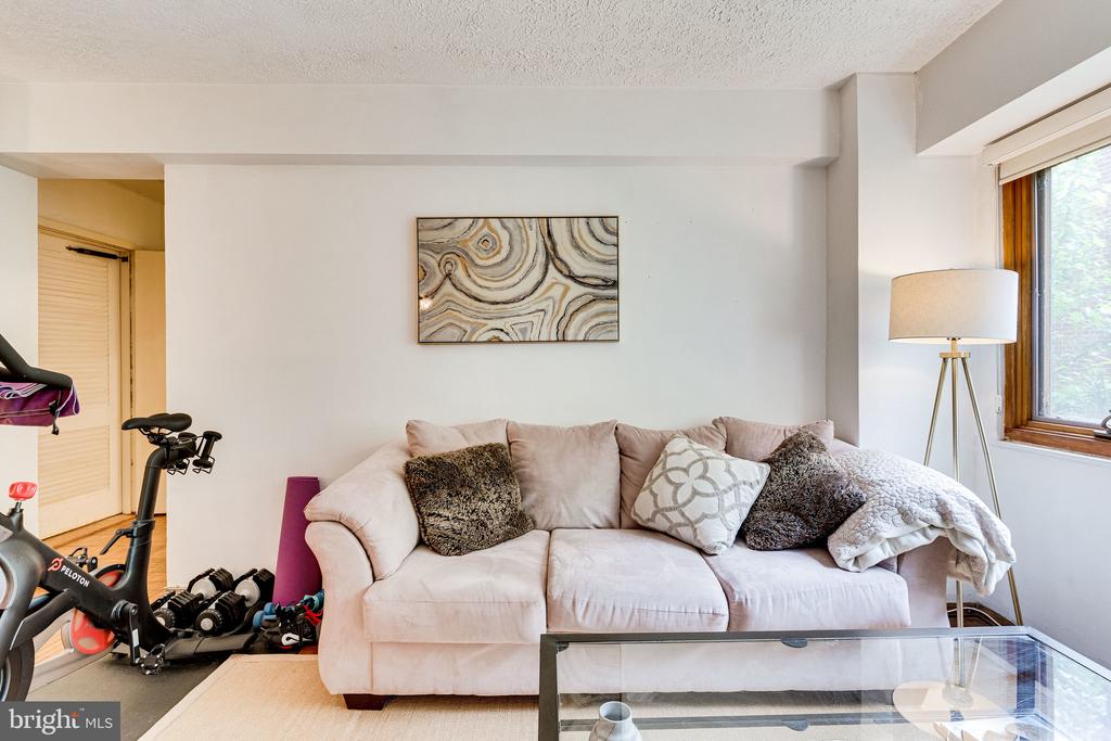 2720 WISCONSIN AVE NW #104