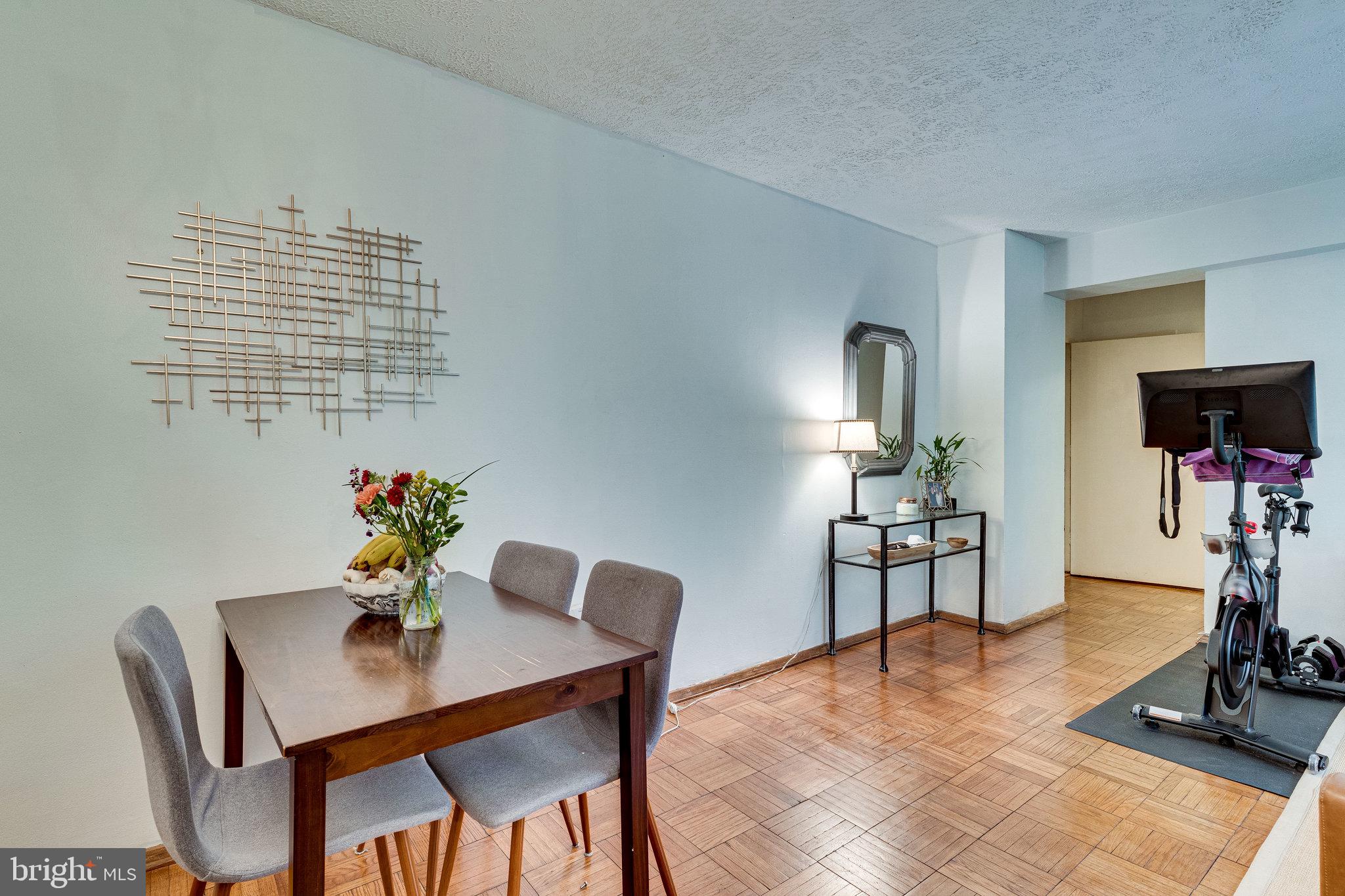 2720 WISCONSIN AVE NW #104