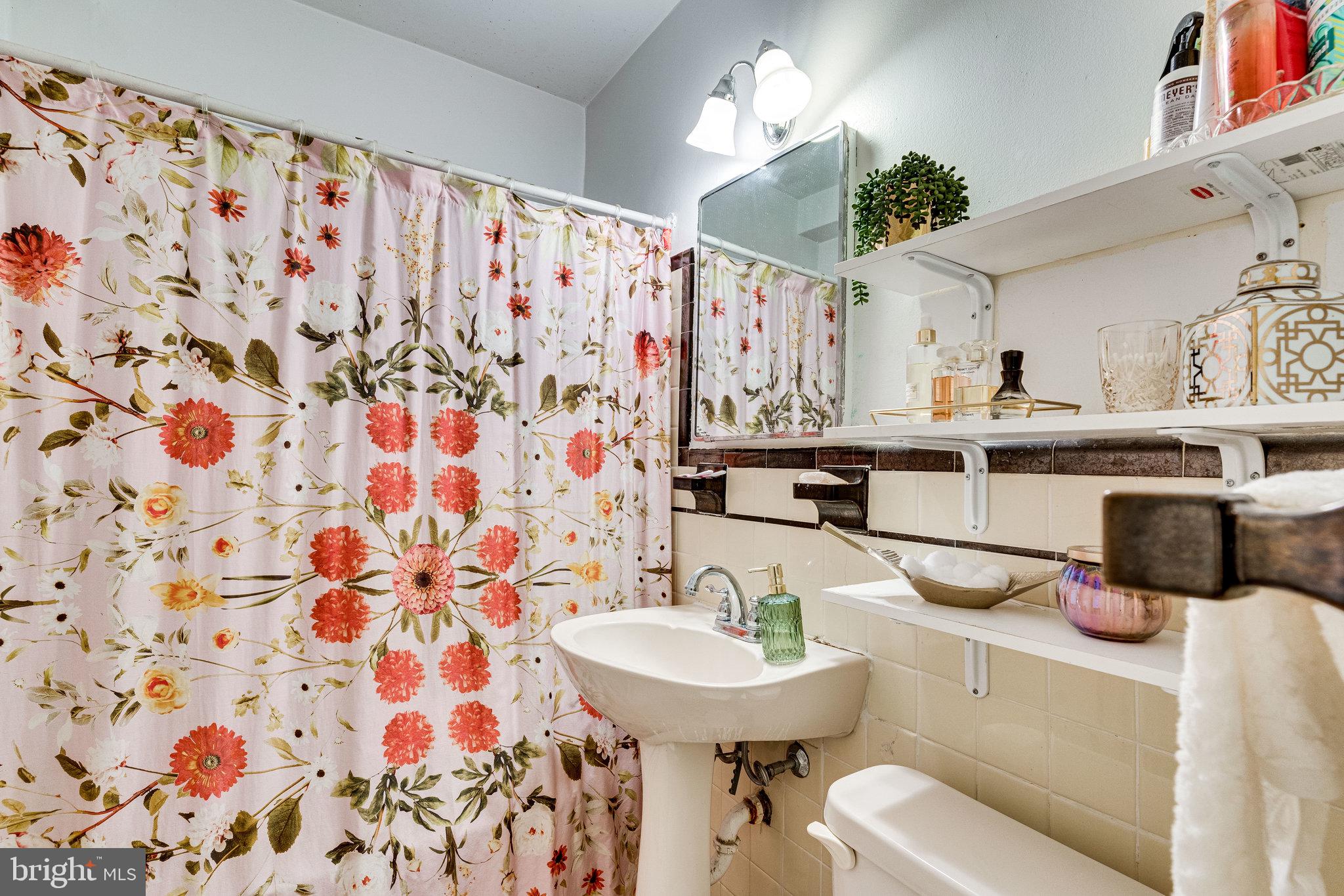 2720 WISCONSIN AVE NW #104