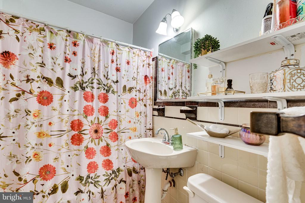 2720 WISCONSIN AVE NW #104