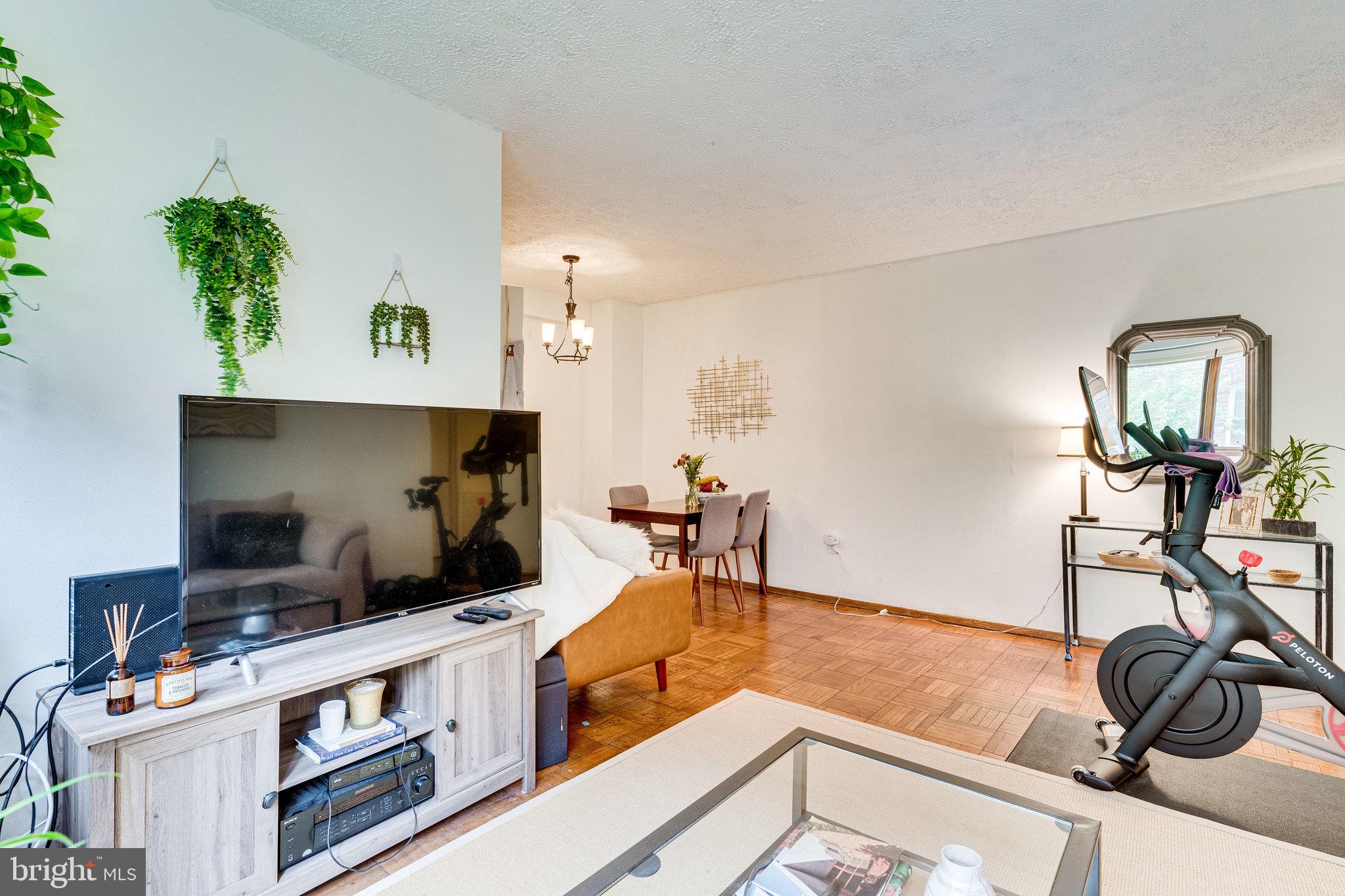 2720 WISCONSIN AVE NW #104