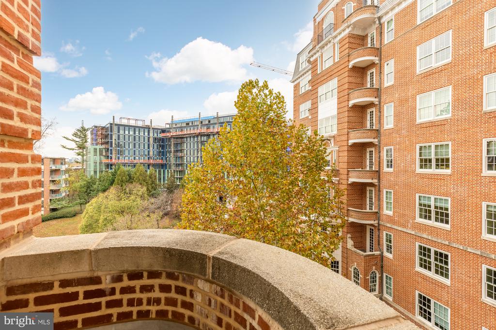 2660 Connecticut Ave NW #4c