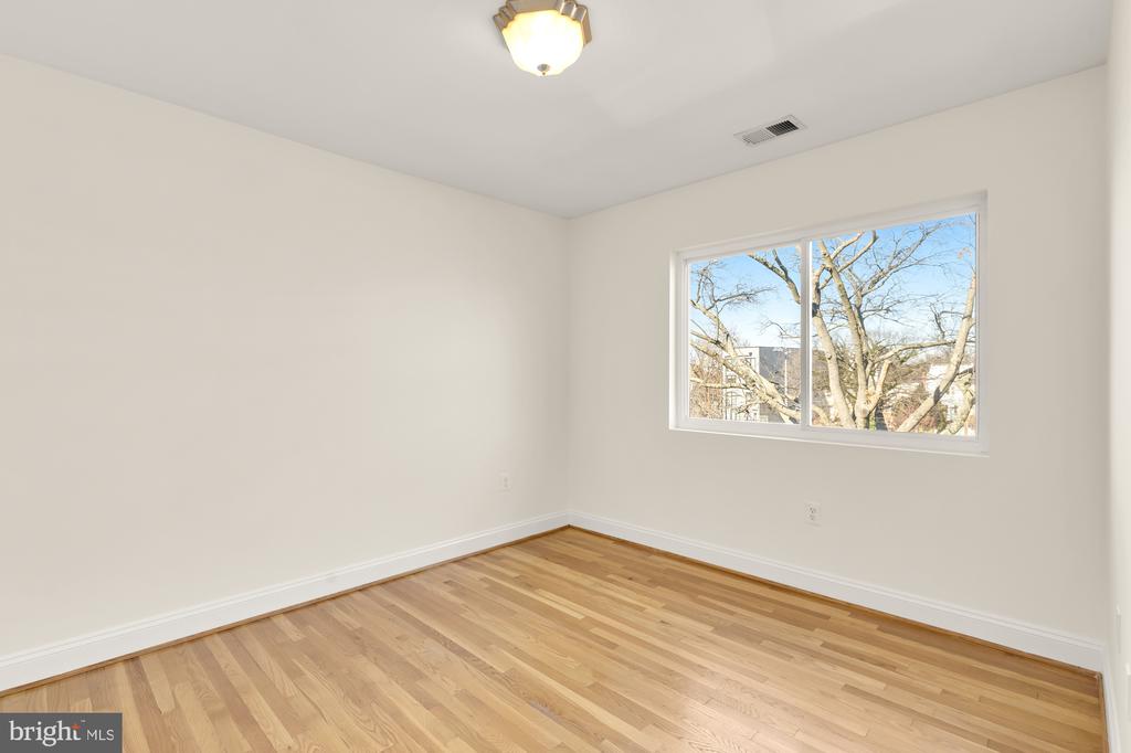 804 Taylor St NW #402