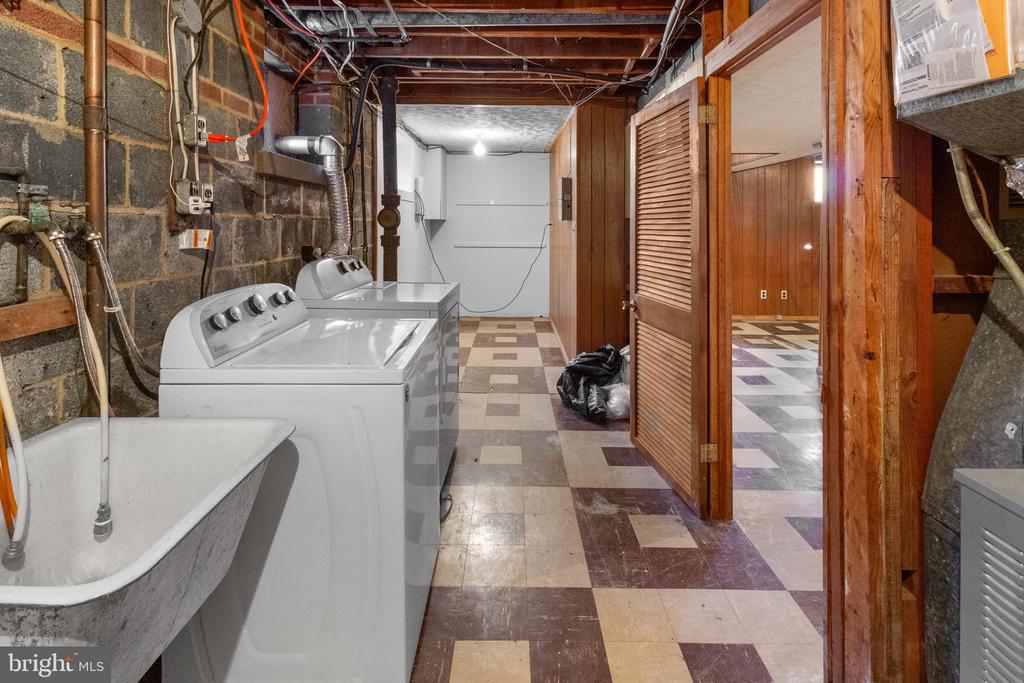 1217 34th Pl SE