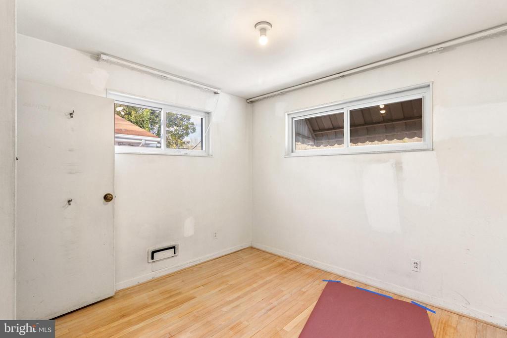 1217 34th Pl SE