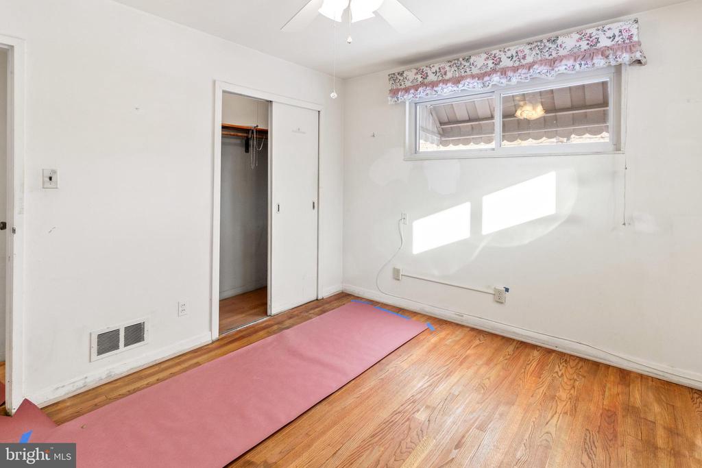 1217 34th Pl SE