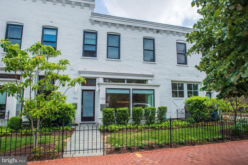 1106 T ST NW