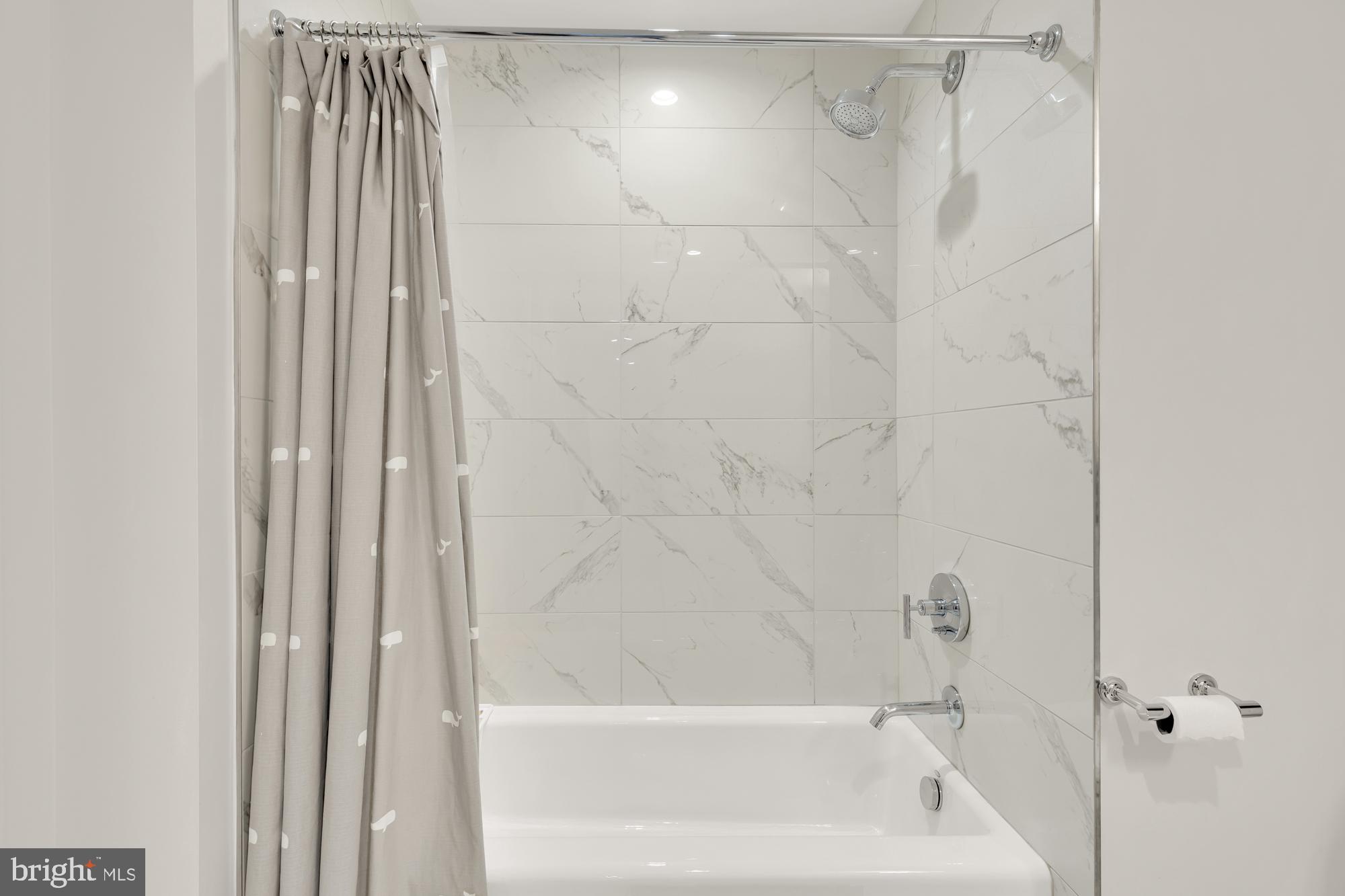 45 Sutton Sq SW #706