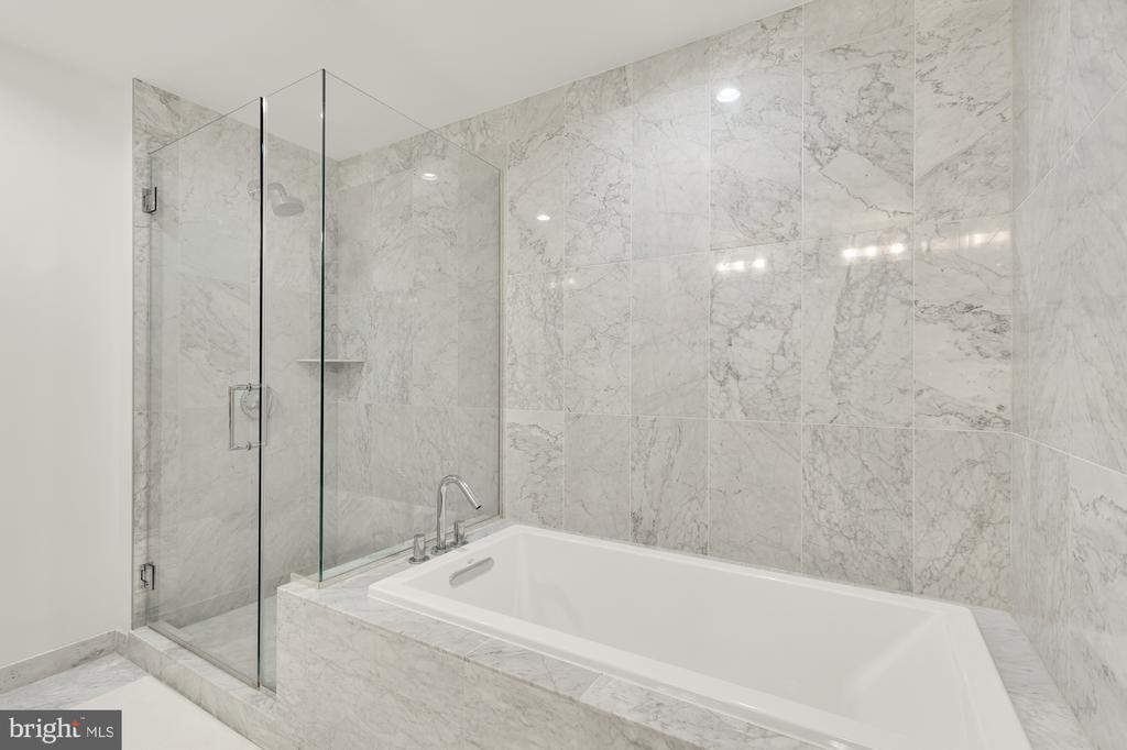 45 Sutton Sq SW #706
