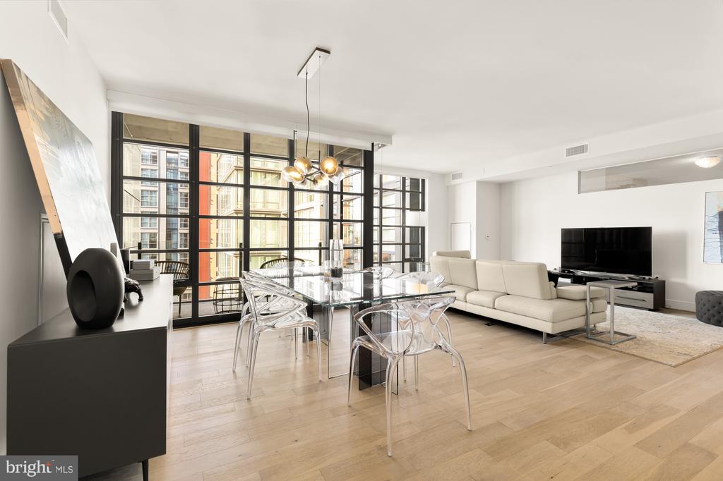 45 Sutton Sq SW #706
