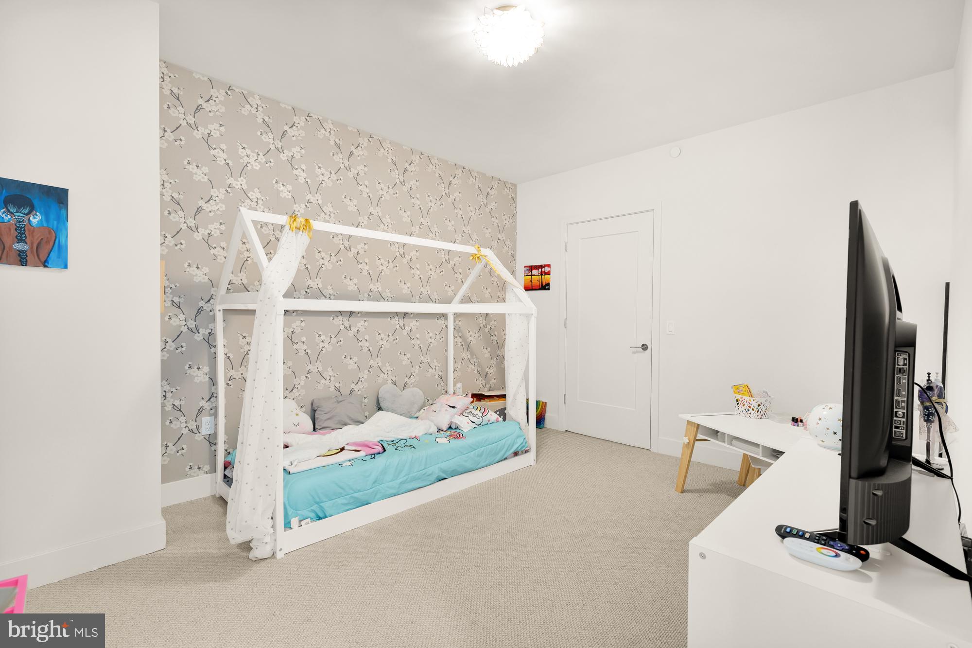 45 Sutton Sq SW #706