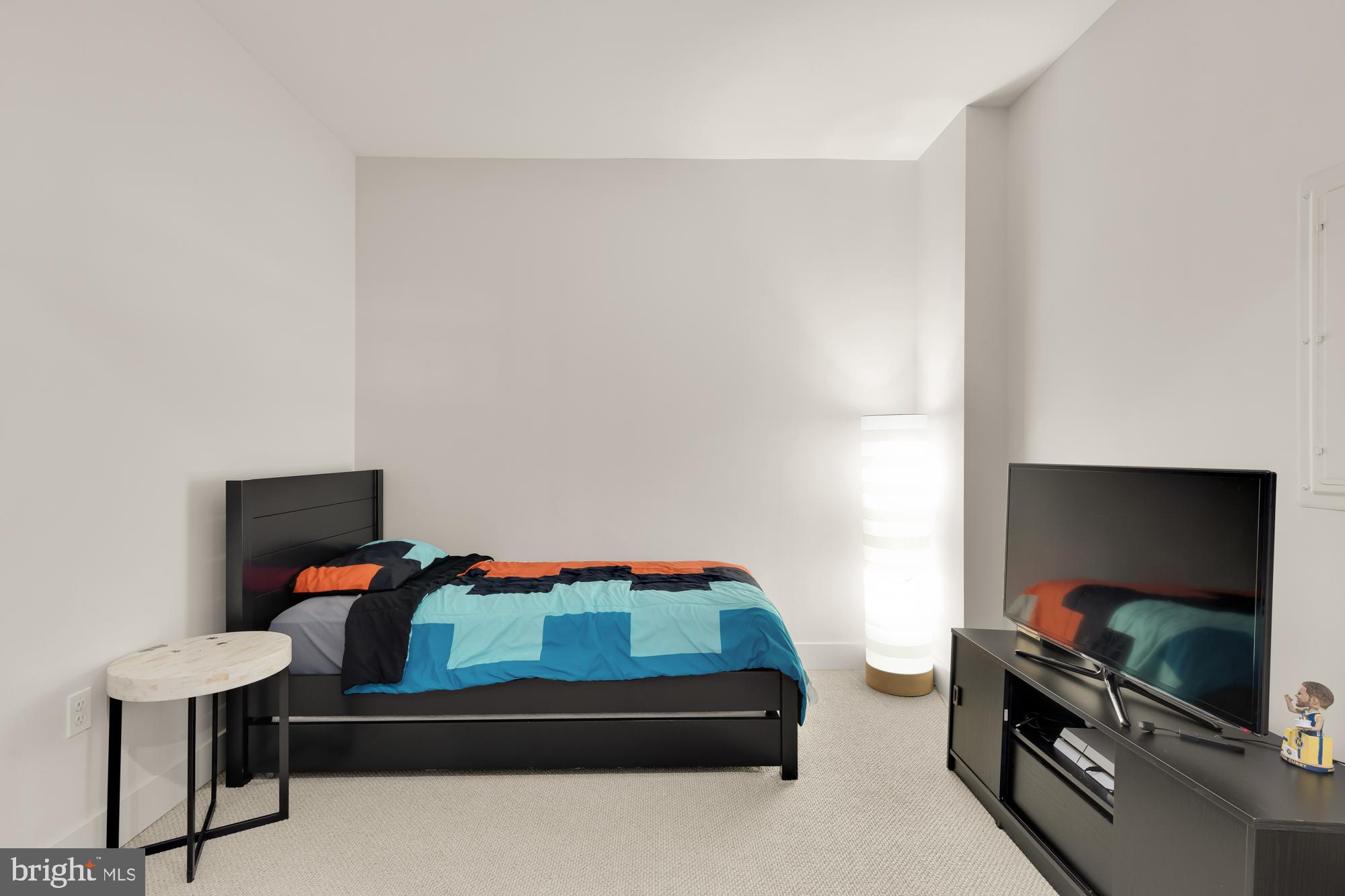 45 Sutton Sq SW #706